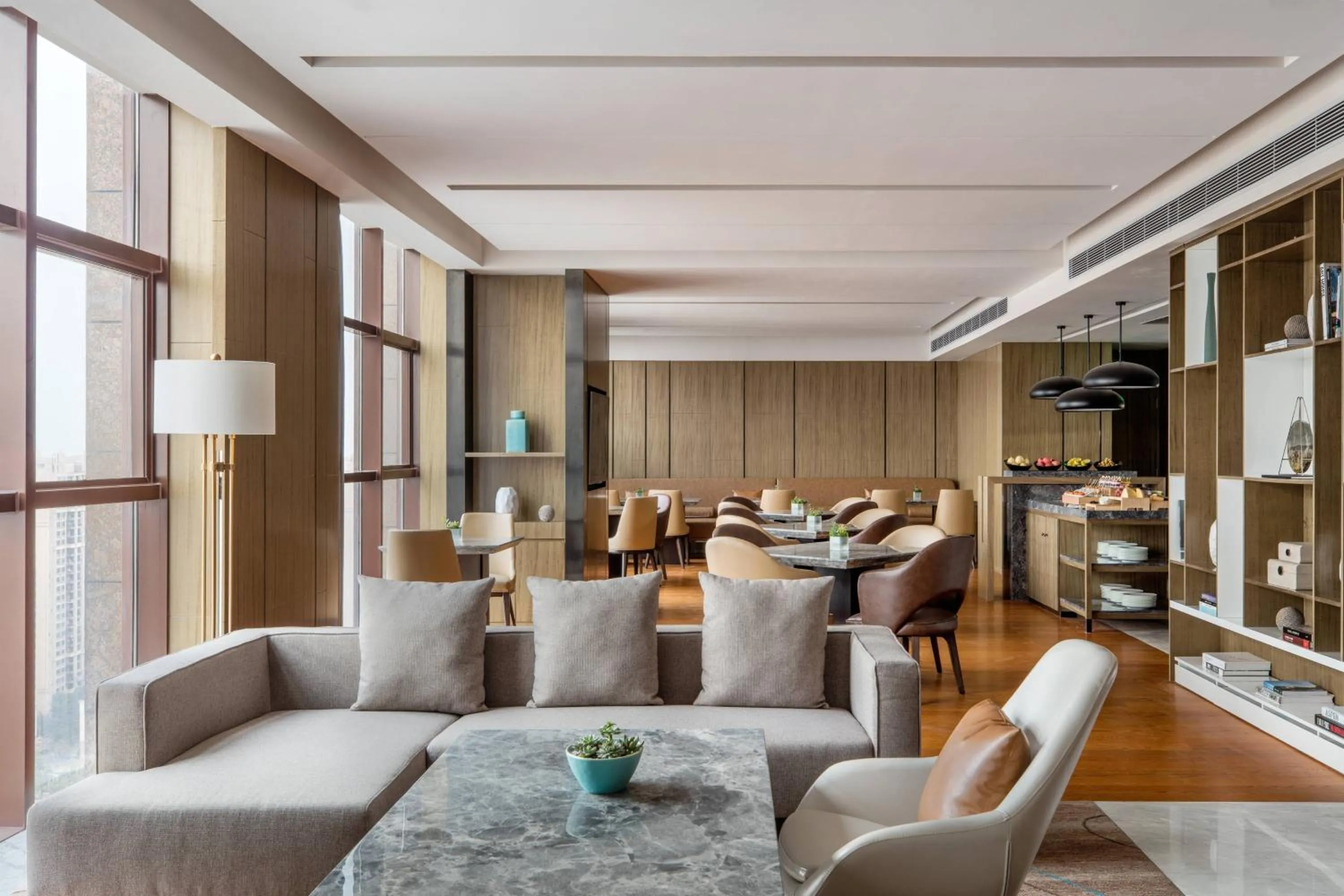 Lounge or bar in Courtyard by Marriott Shunde Longjiang, Near Furniture Fair