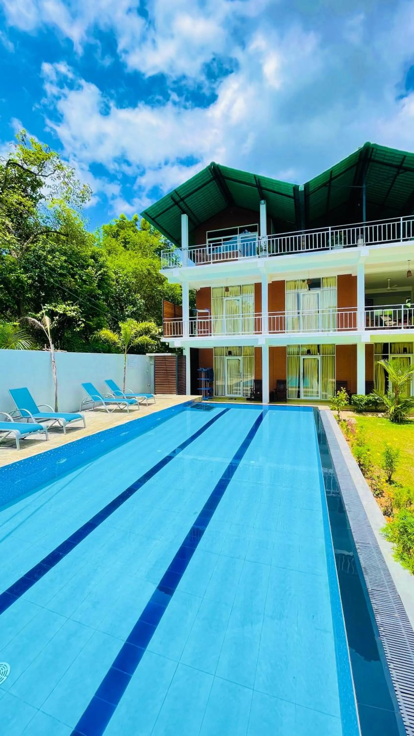 Pool view in Sigiriya Rock Hide