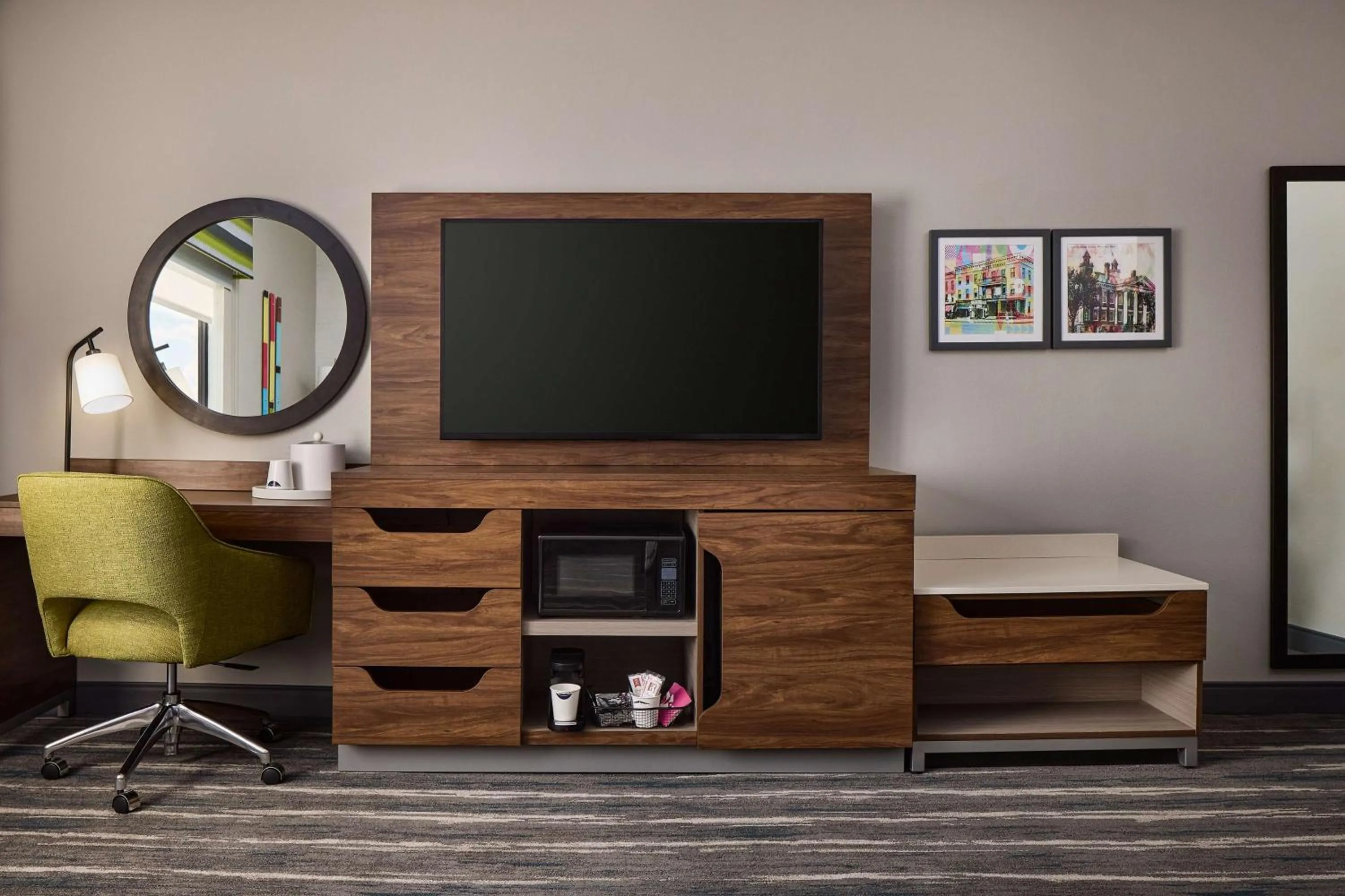 Bedroom in Hampton Inn Massillon