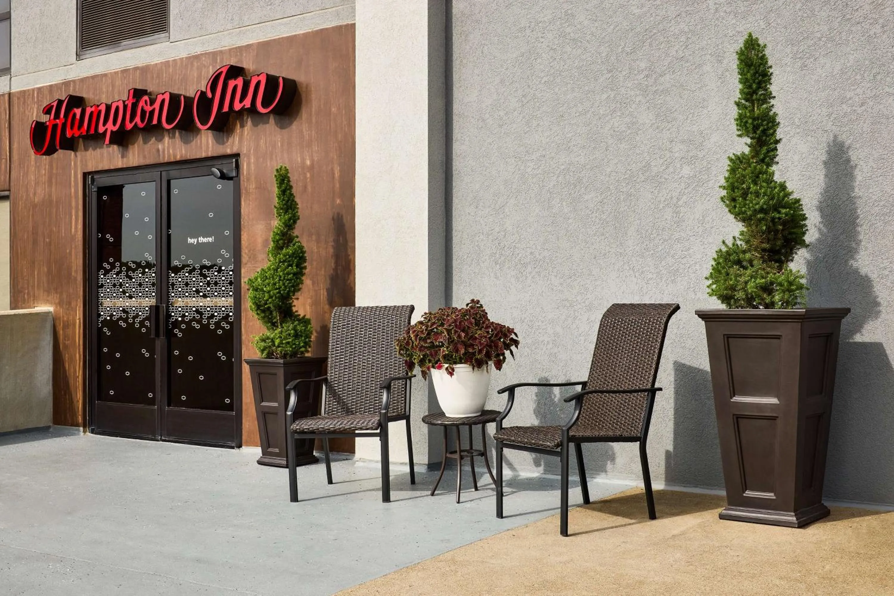 Property building in Hampton Inn Massillon