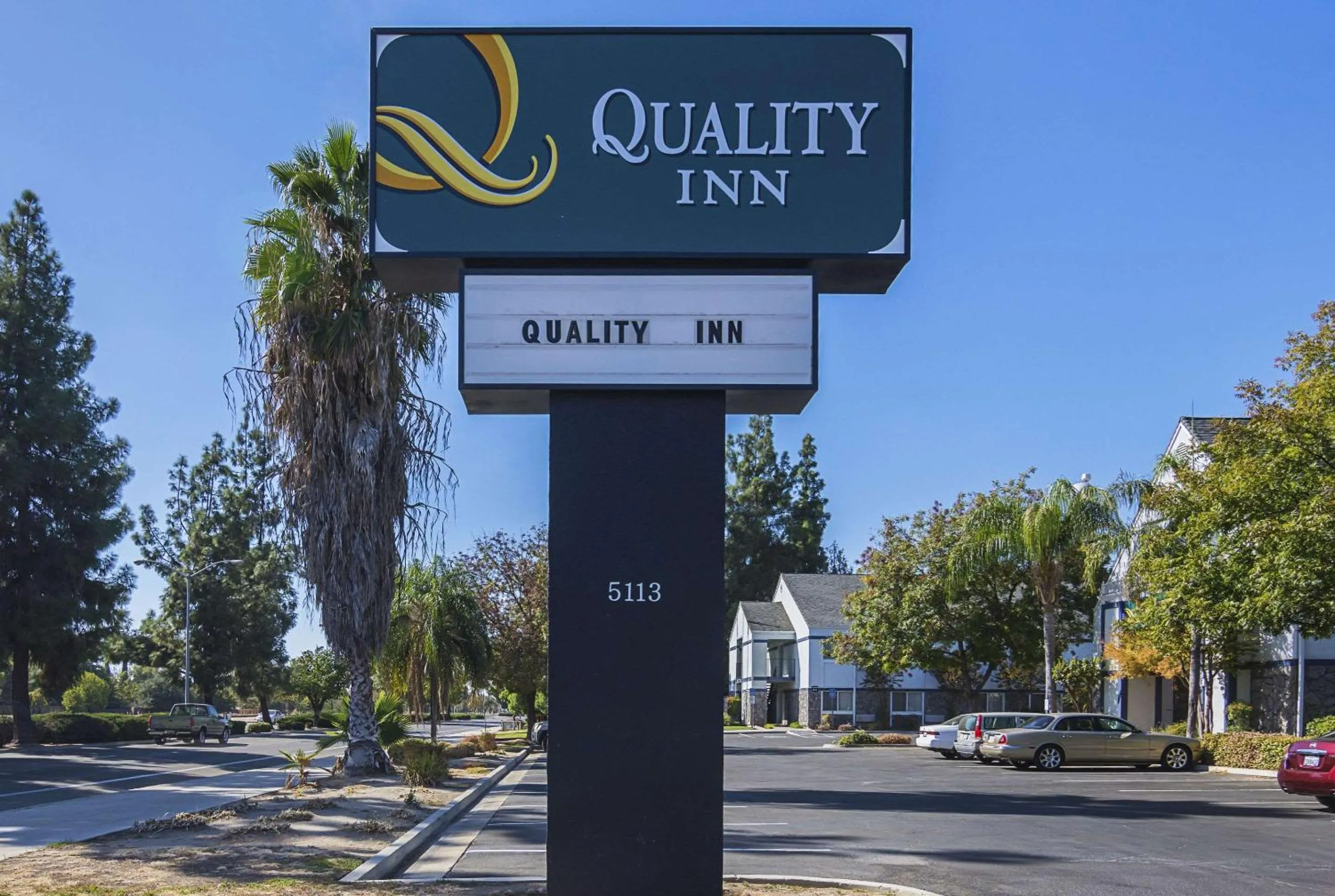 Property building in Quality Inn Fresno Yosemite Airport