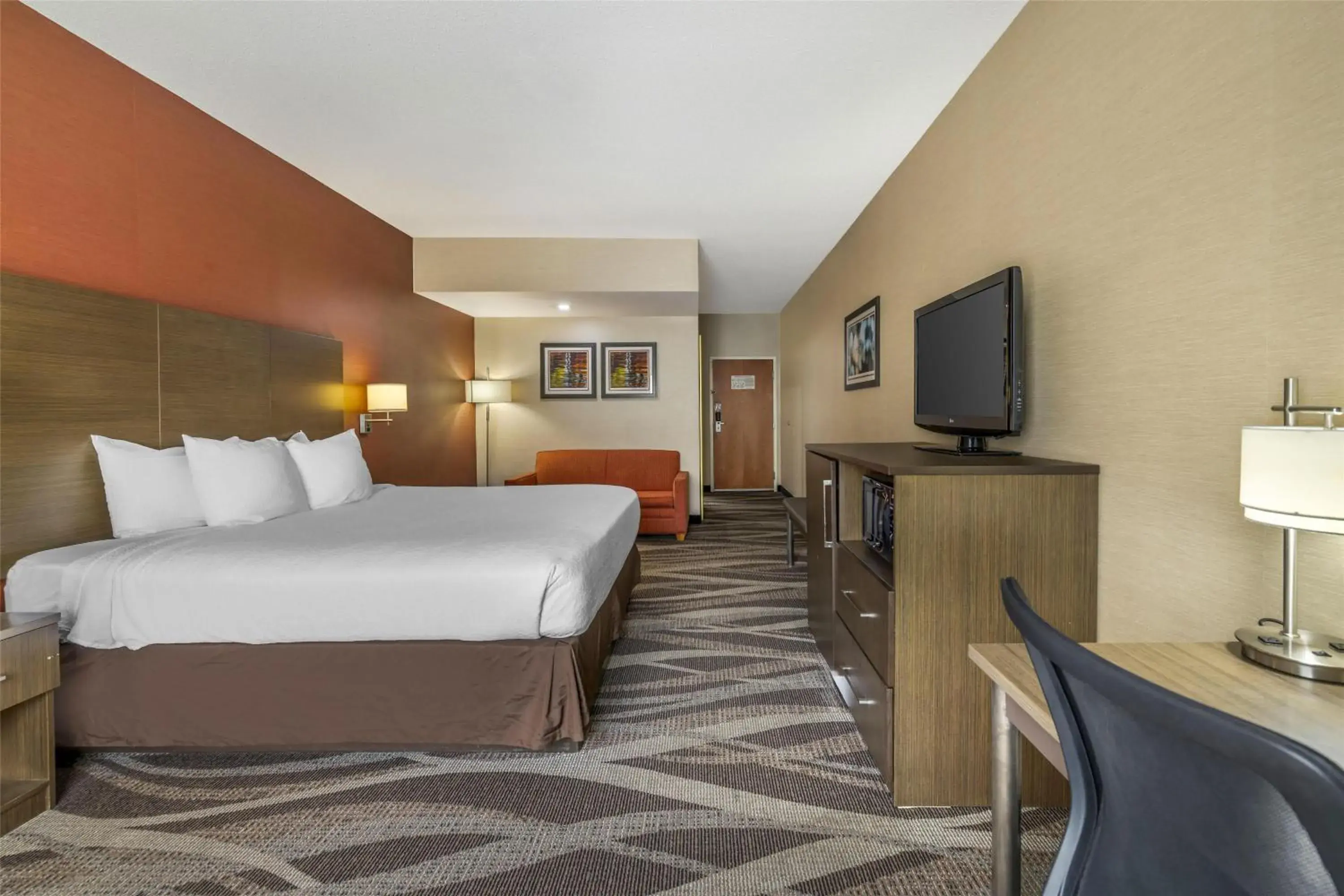 Bedroom in Best Western Plus University Inn Bedroom in Best Western Plus University Inn
