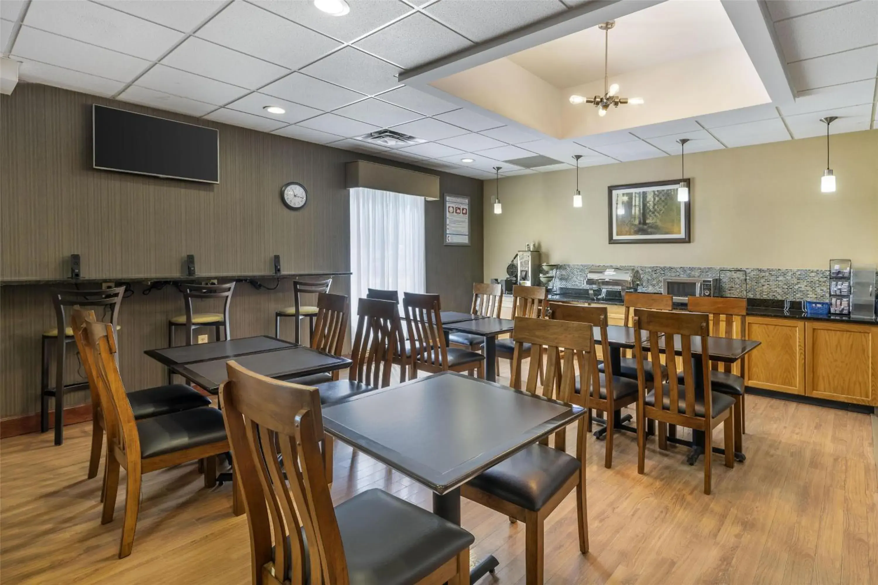 Breakfast in Best Western Plus University Inn Breakfast in Best Western Plus University Inn