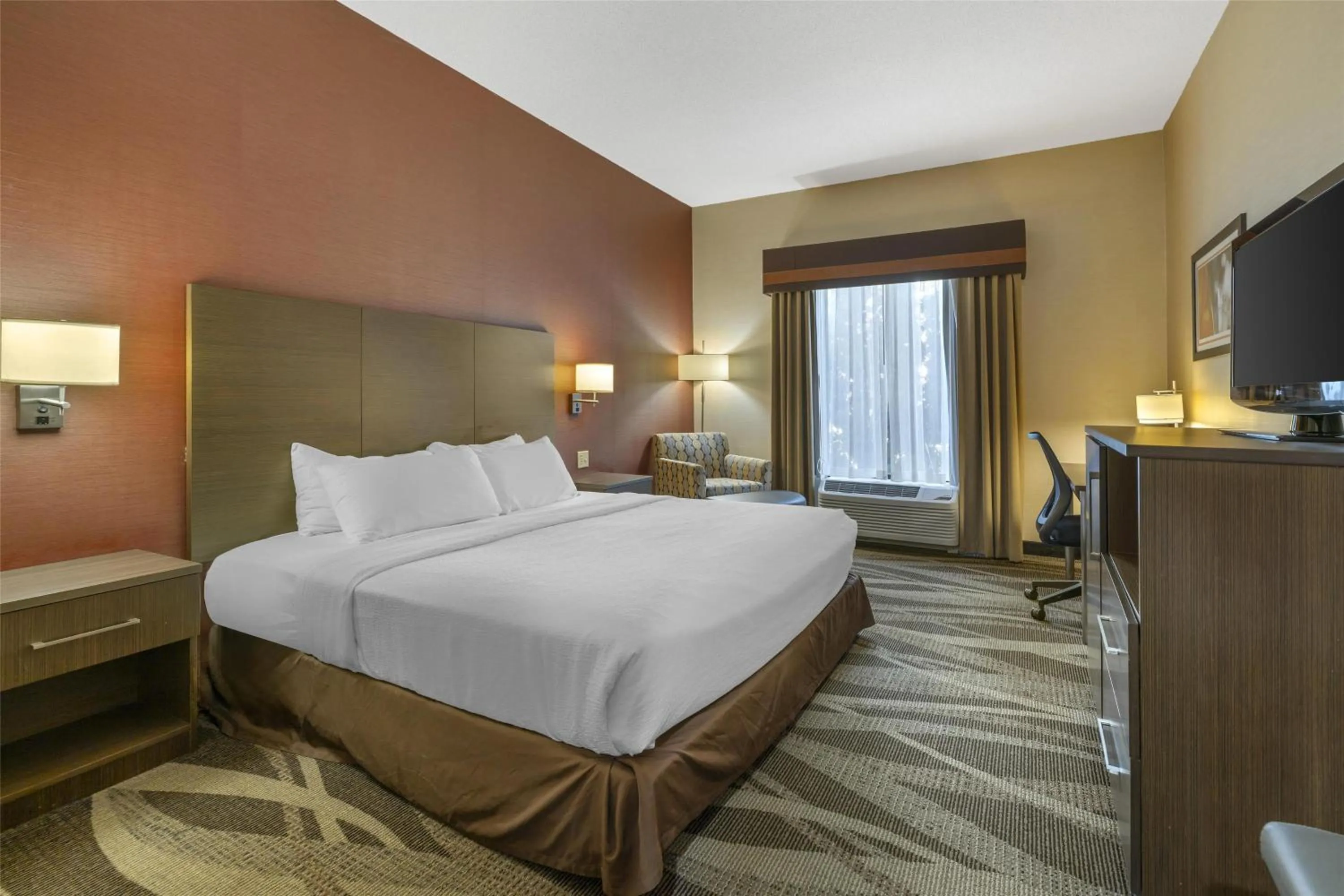 Bedroom, Bed in Best Western Plus University Inn