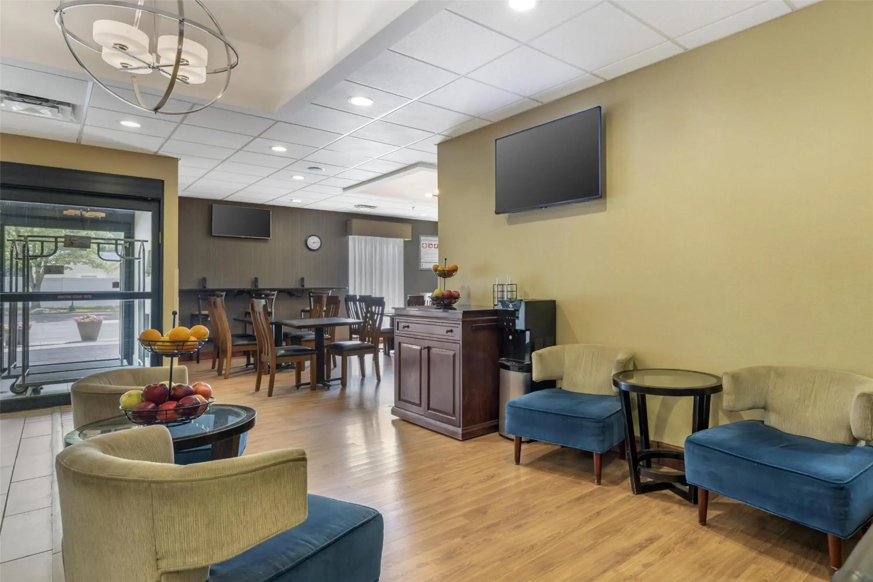 Lobby or reception in Best Western Plus University Inn Lobby or reception in Best Western Plus University Inn