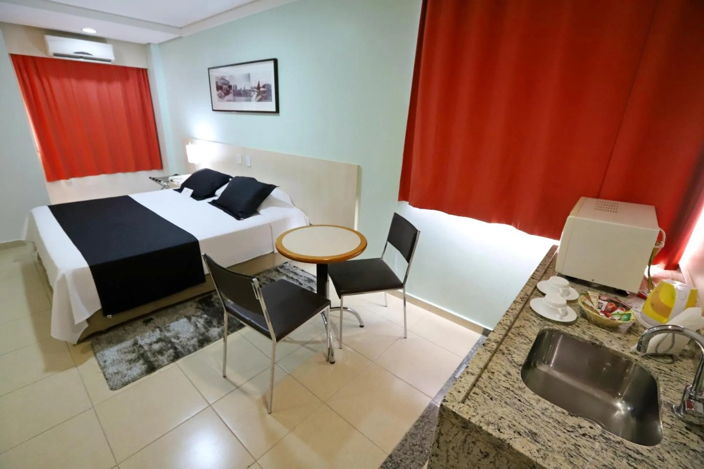 Coffee/tea facilities, Bed in Hotel Maione