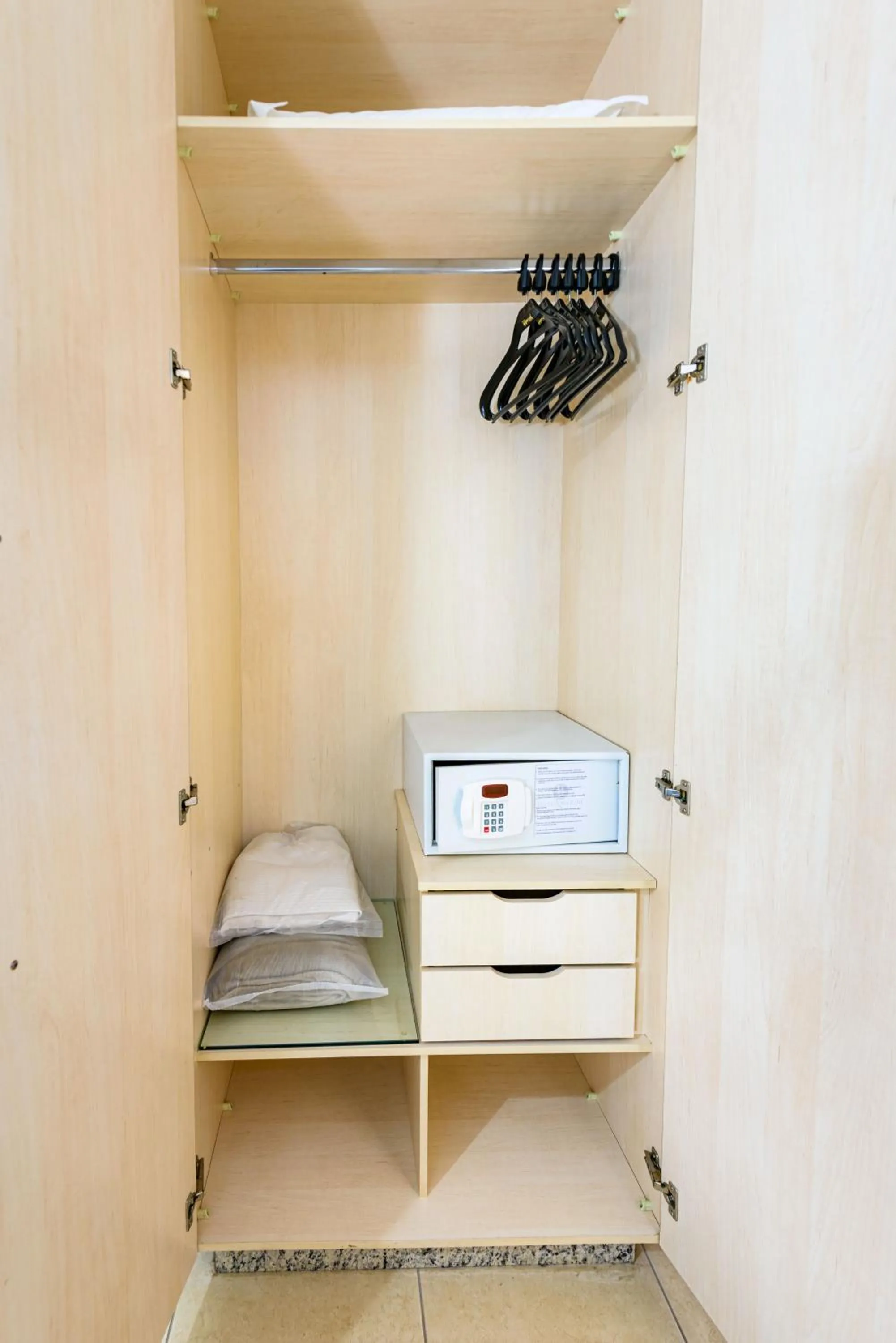 wardrobe in Hotel Maione