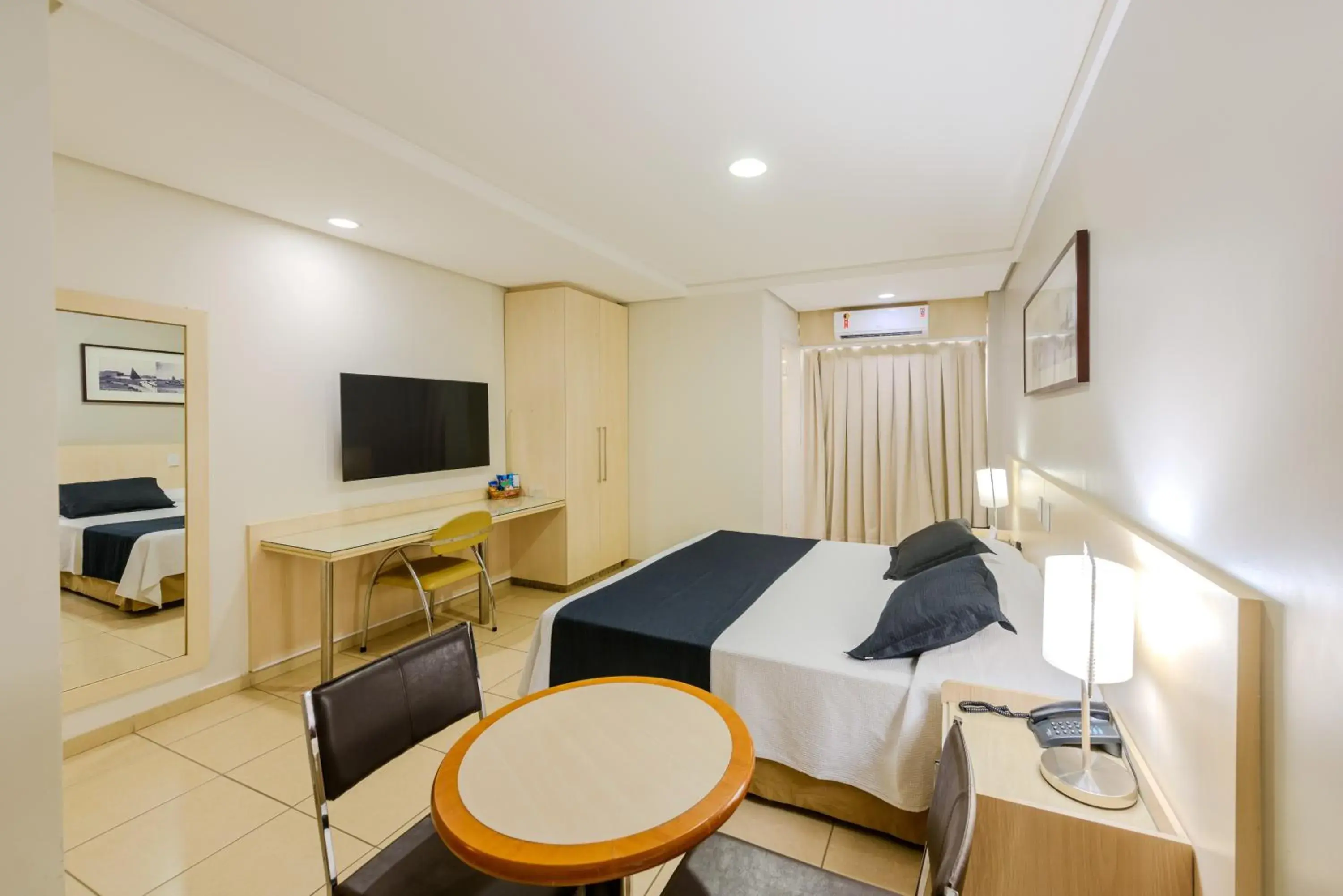Suite with Hot Tub - single occupancy in Hotel Maione Suite with Hot Tub - single occupancy in Hotel Maione