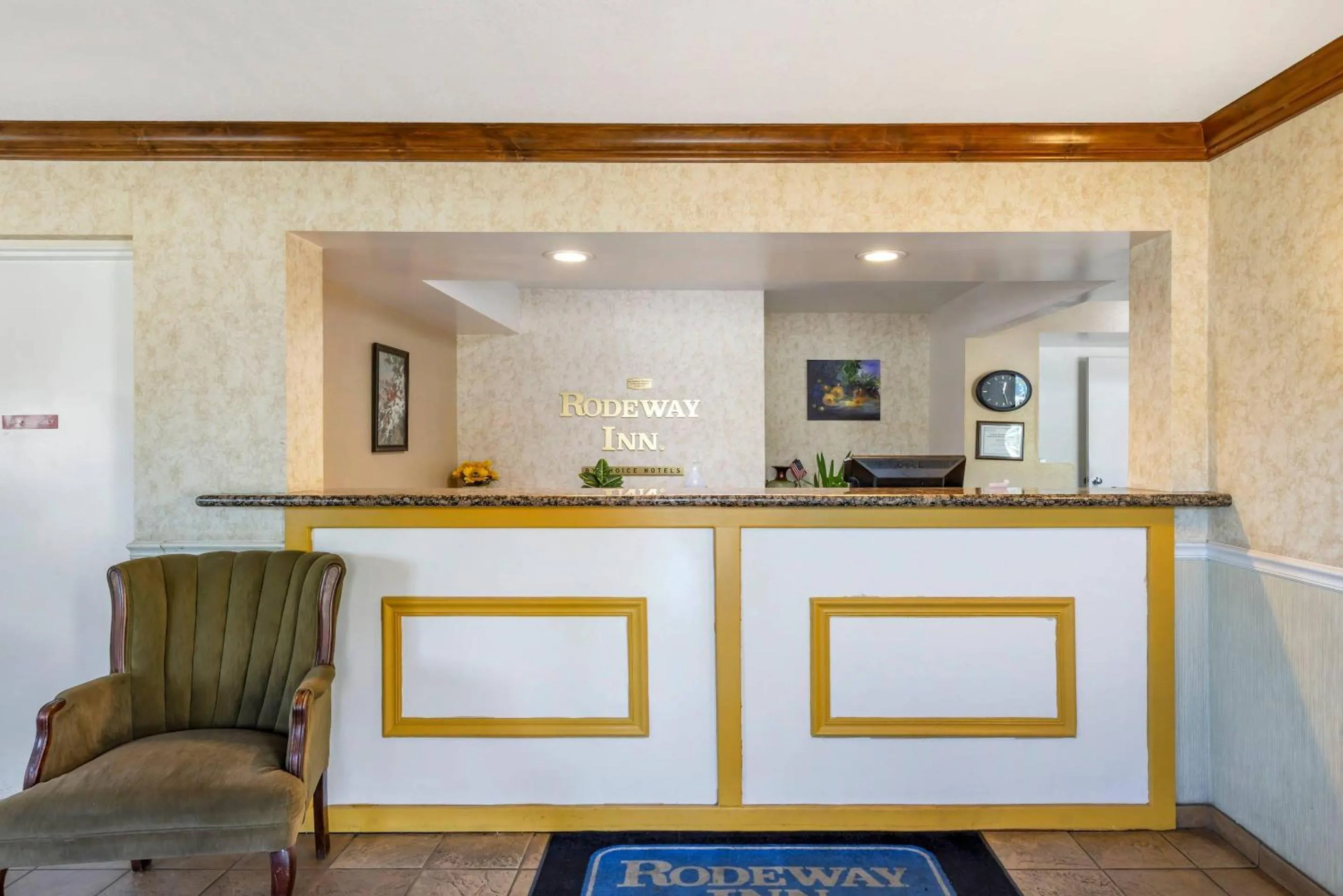 Lobby or reception in Rodeway Inn at Nevada State Capitol