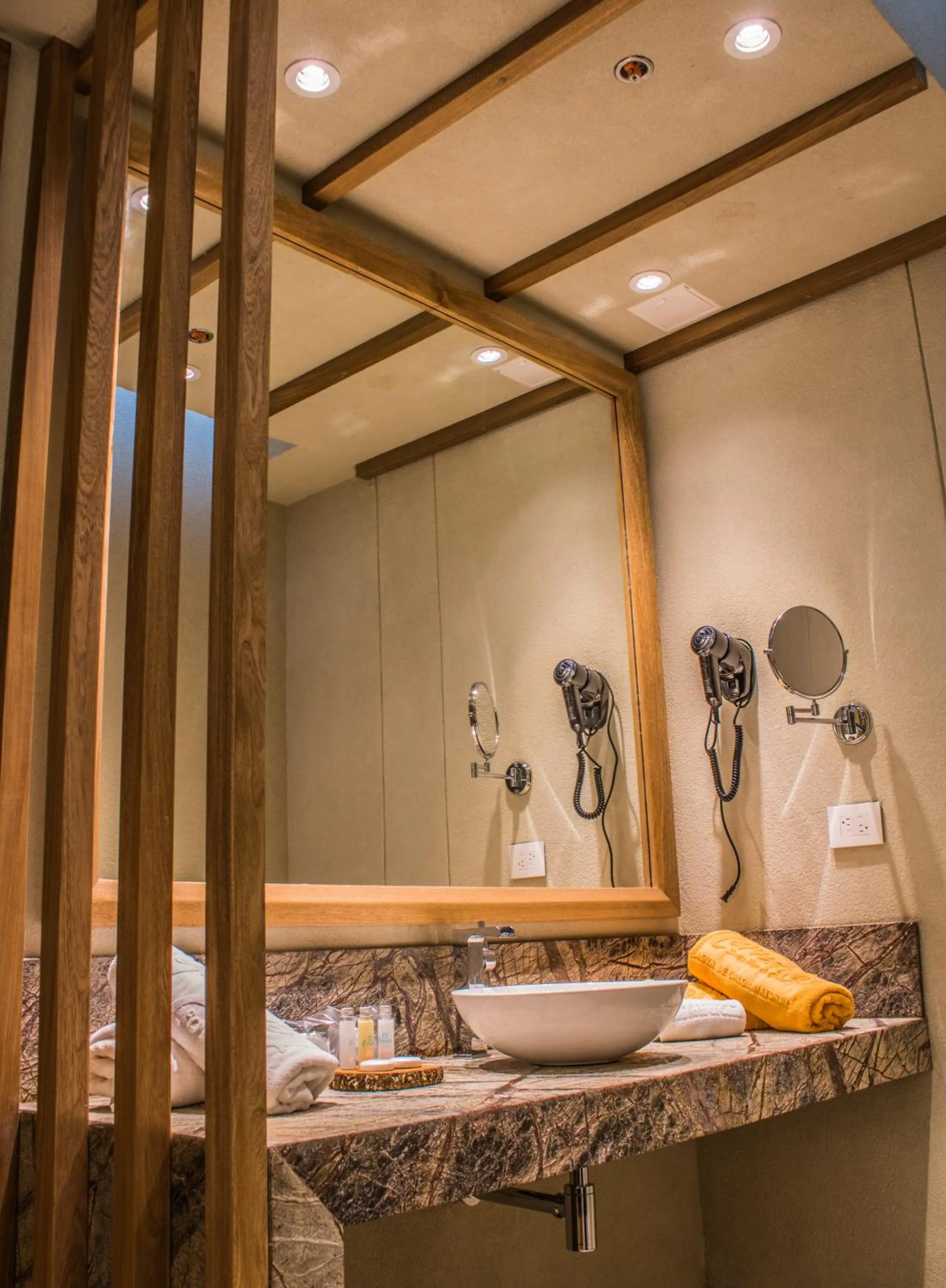 Shower in Termales Santa Rosa De Cabal