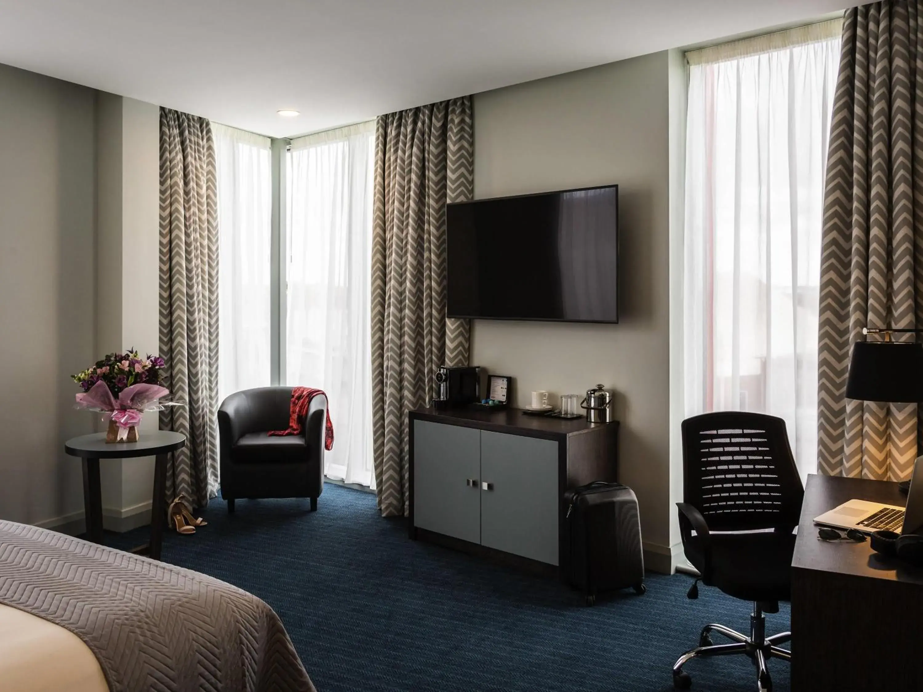 Bedroom, Bed in Mercure Bridgwater Bedroom, Bed in Mercure Bridgwater