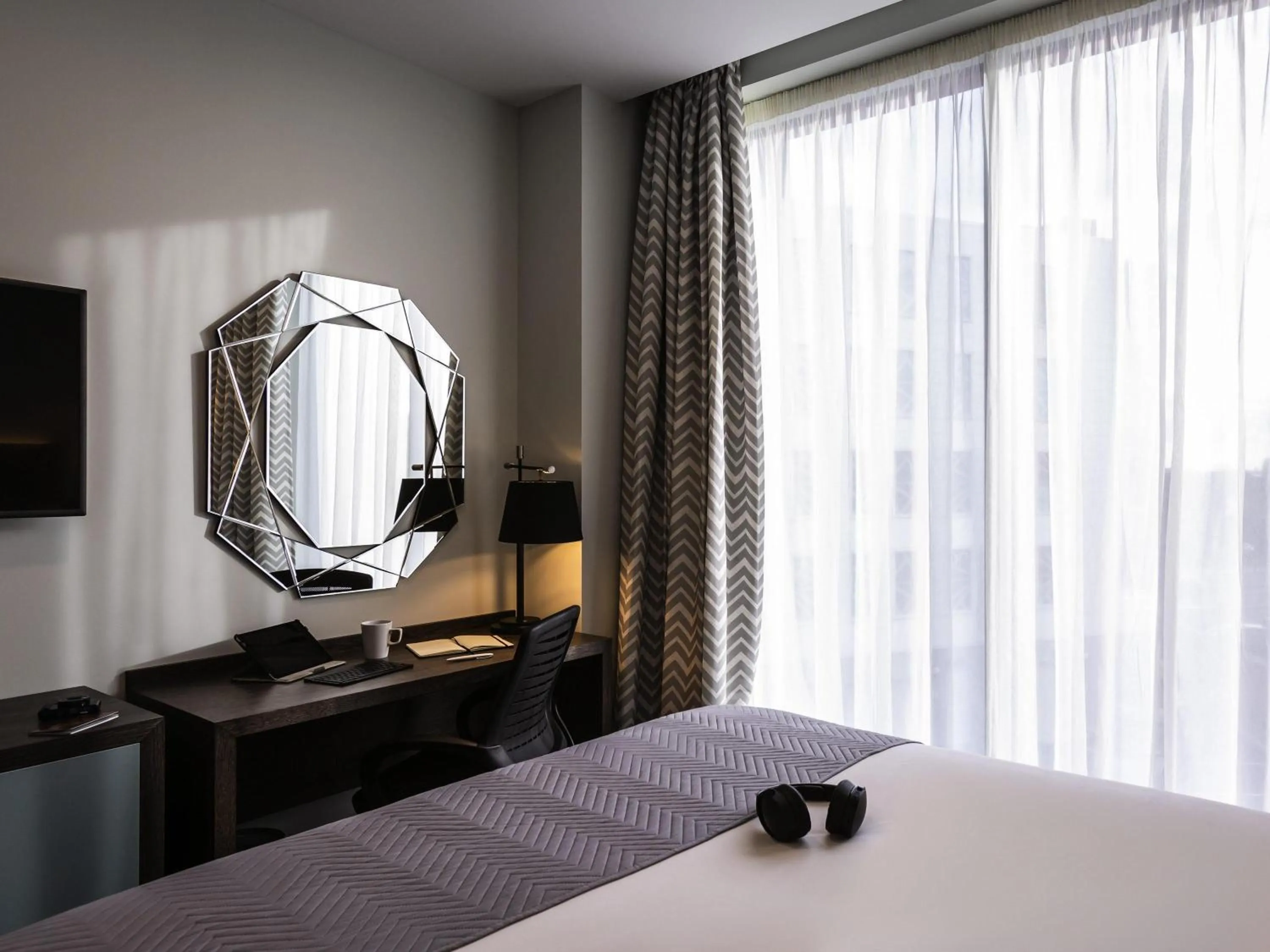 Bedroom, Bed in Mercure Bridgwater