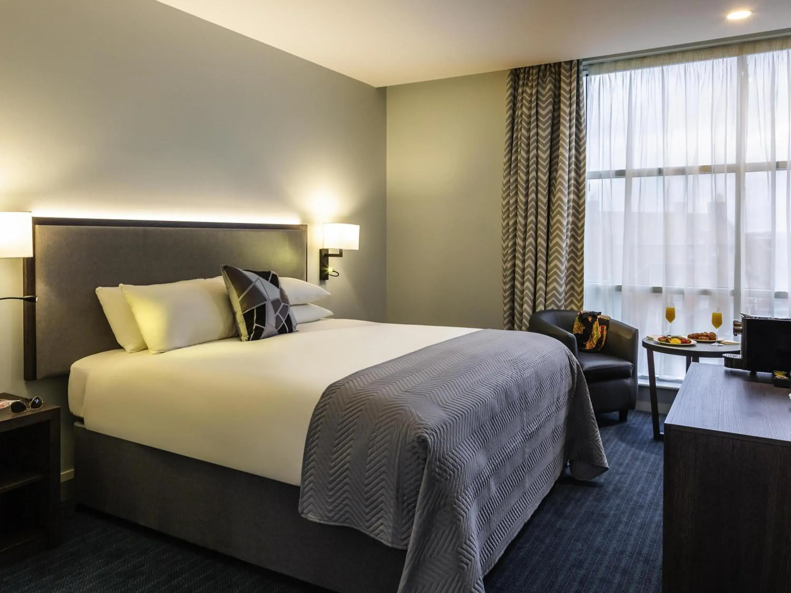 Bedroom, Bed in Mercure Bridgwater Bedroom, Bed in Mercure Bridgwater