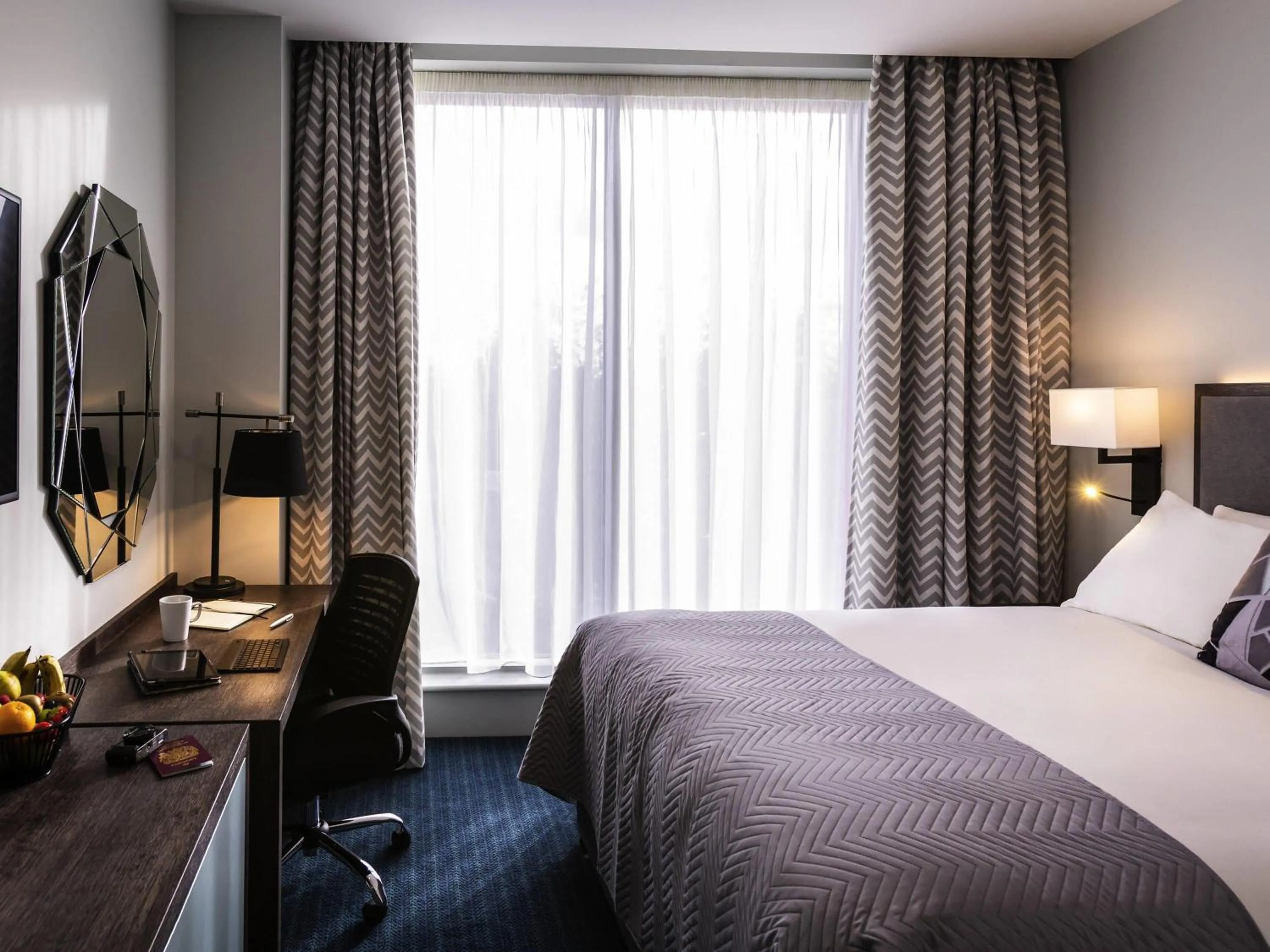 Bedroom, Bed in Mercure Bridgwater