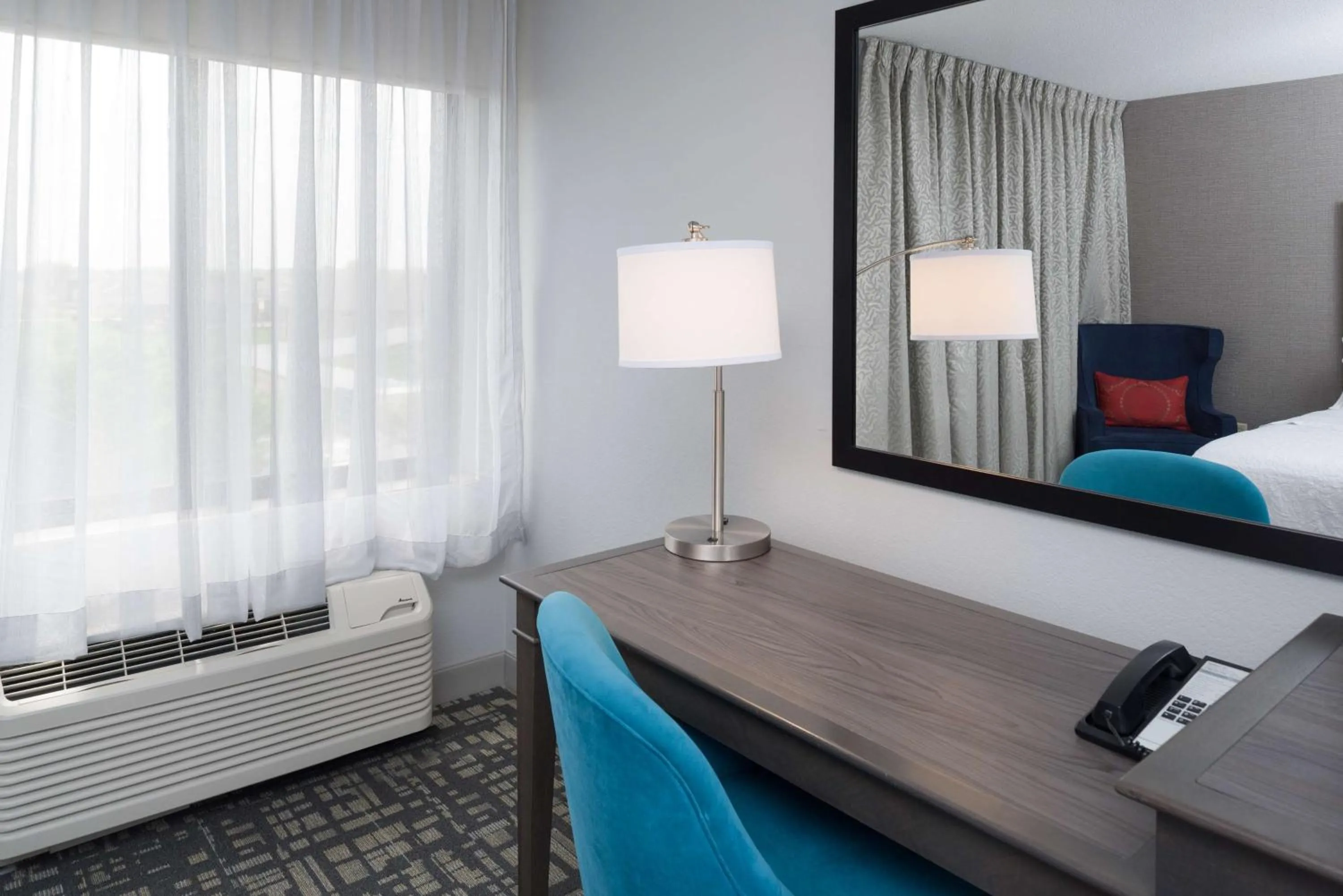 Bed in Hampton Inn North Sioux City