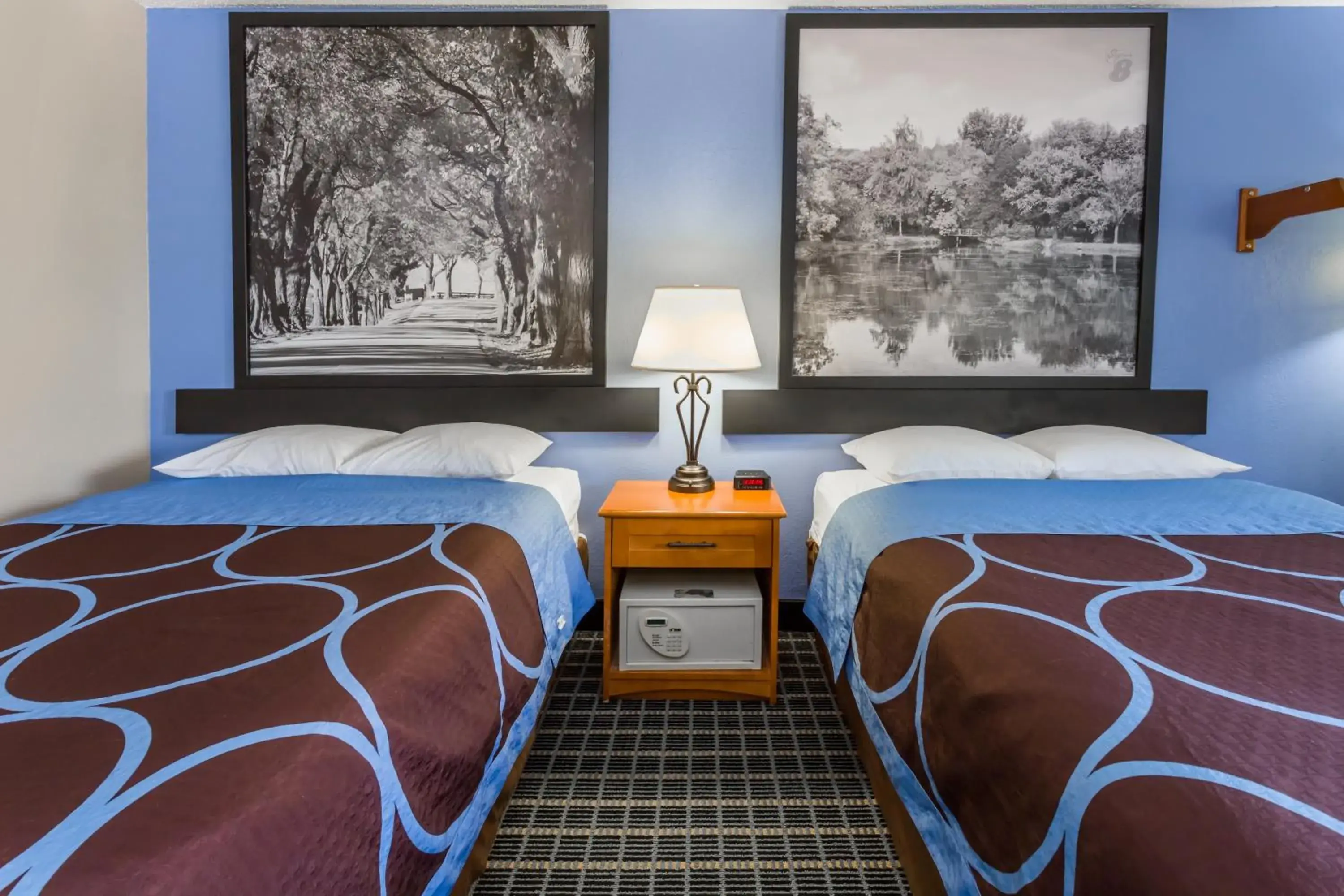 Double Room with Two Double Beds - Smoking in Super 8 by Wyndham Iowa City/Coralville Double Room with Two Double Beds - Smoking in Super 8 by Wyndham Iowa City/Coralville