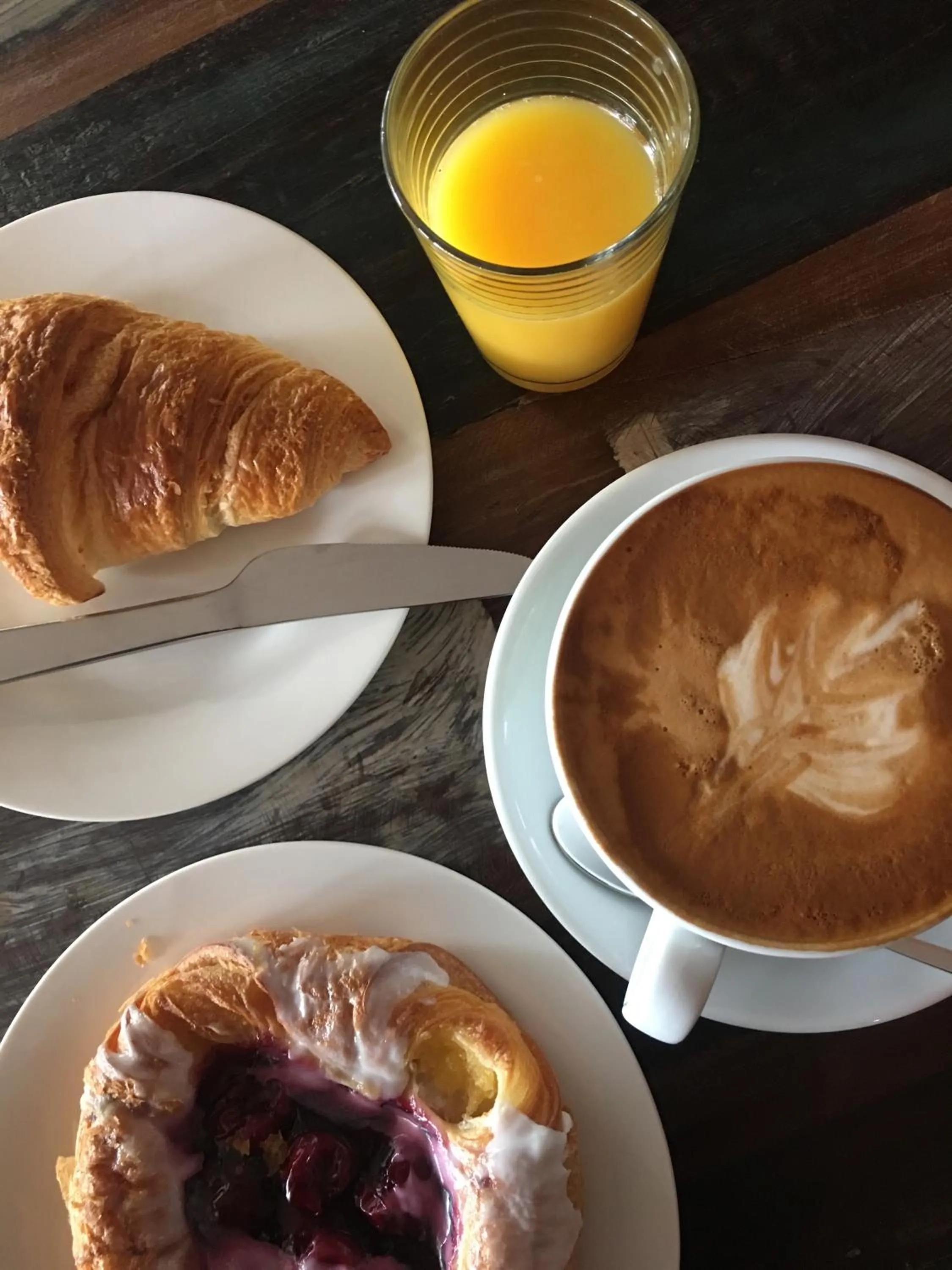 Food and drinks in Union Road Moto Velo Accommodation