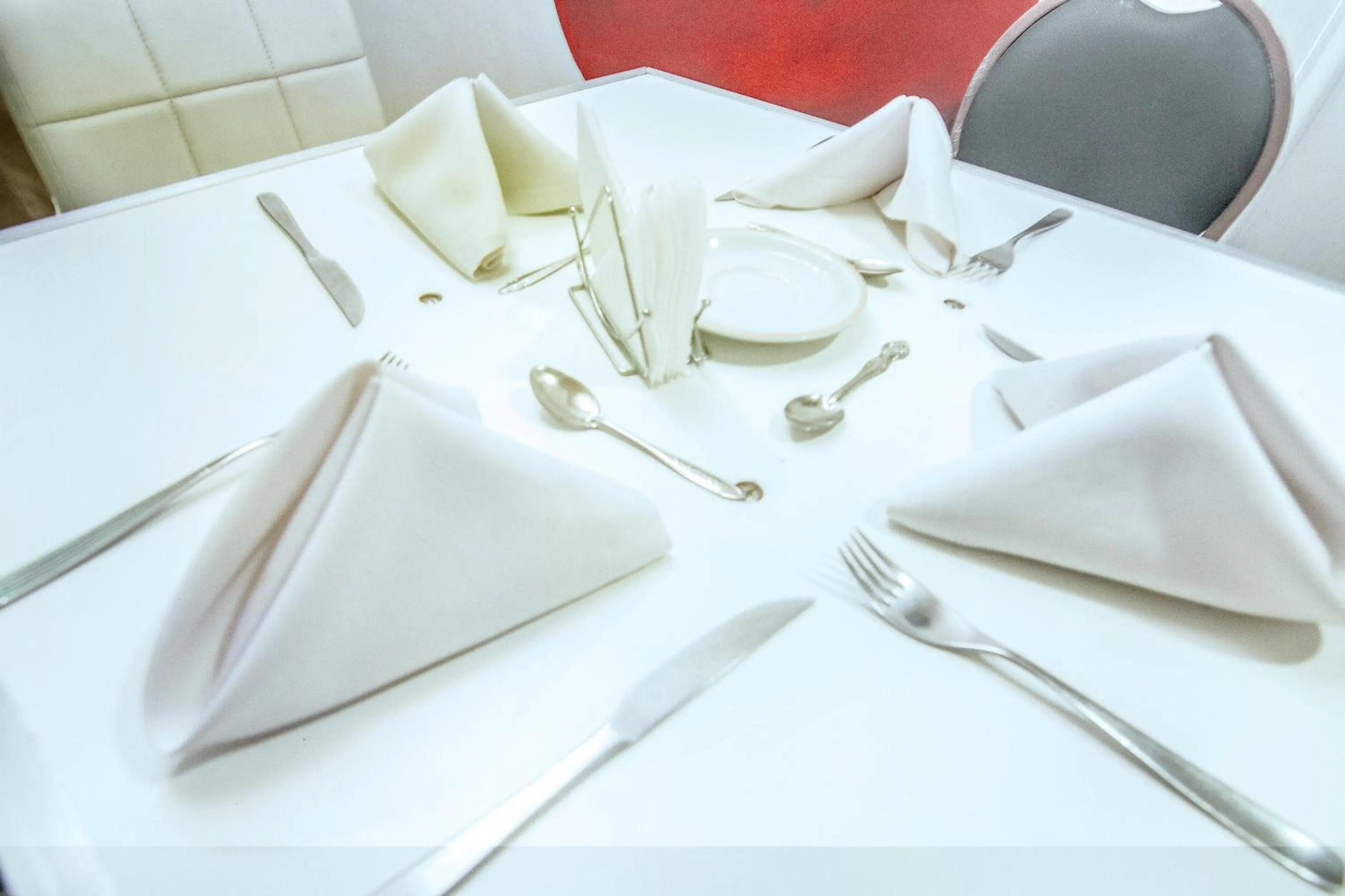 Restaurant/places to eat in Hotel Regina