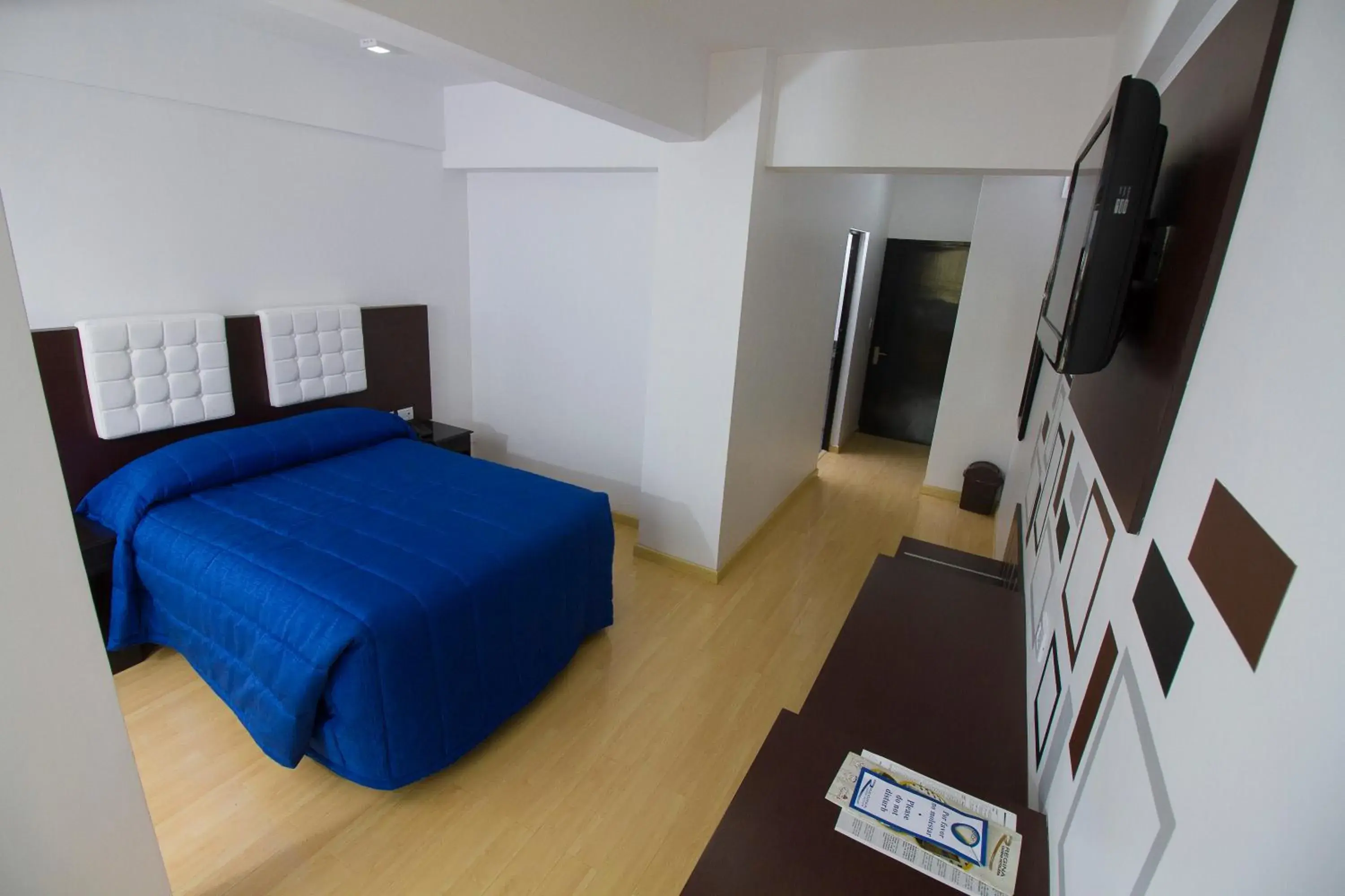 Twin Room in Hotel Regina Twin Room in Hotel Regina