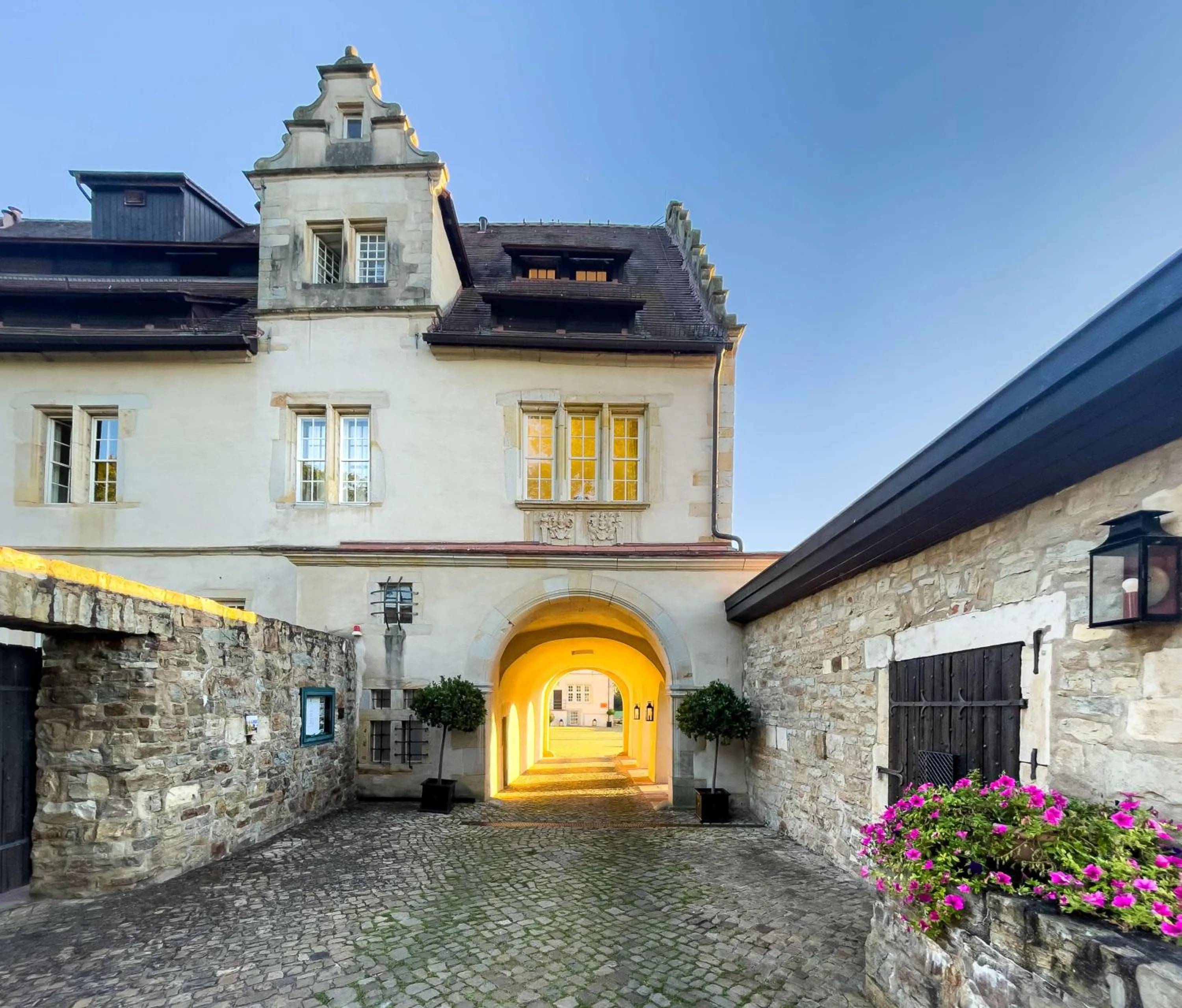 Property building in Schlosshotel Münchhausen