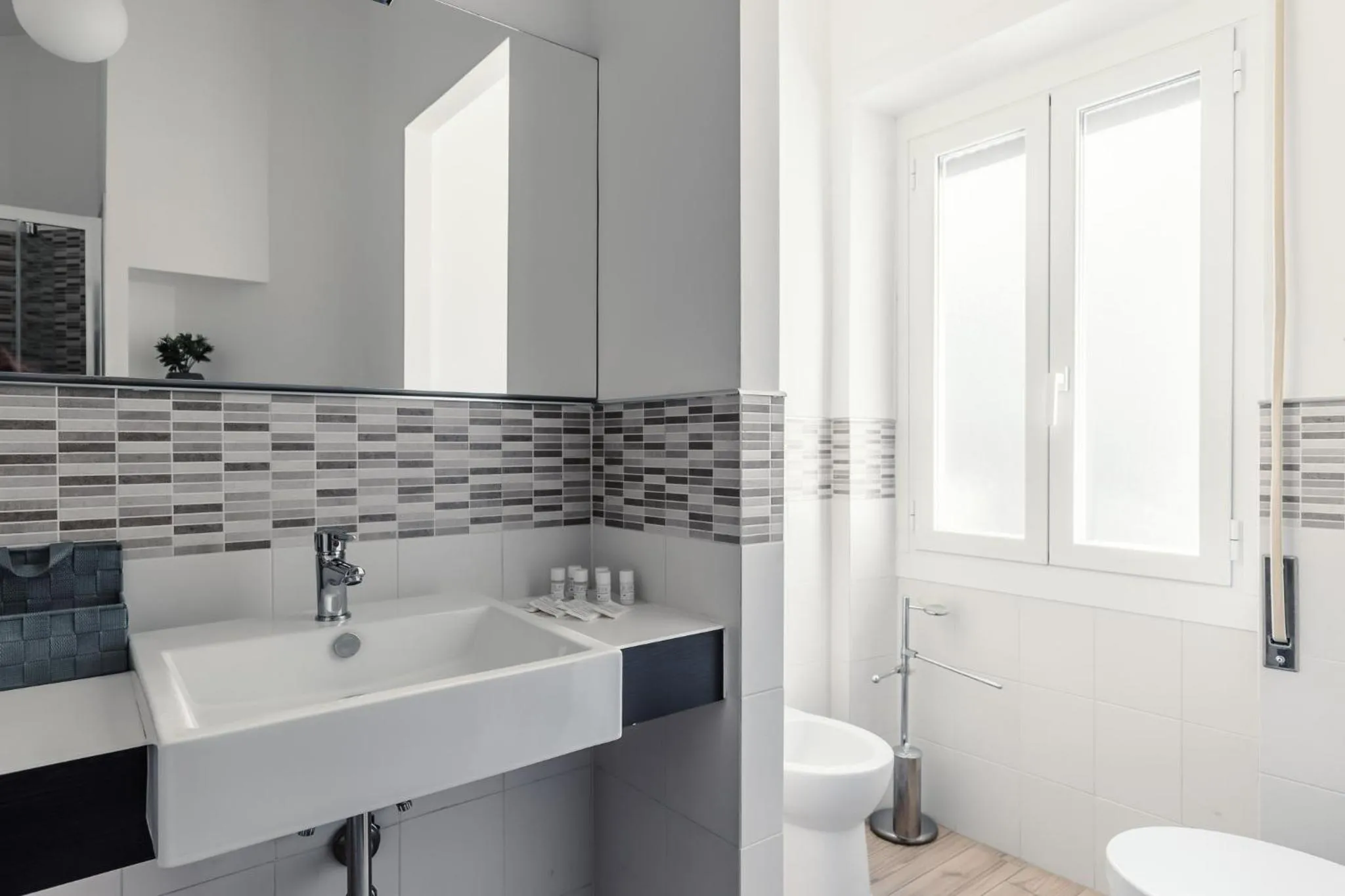 Shower in Apartment Costanza in Rome