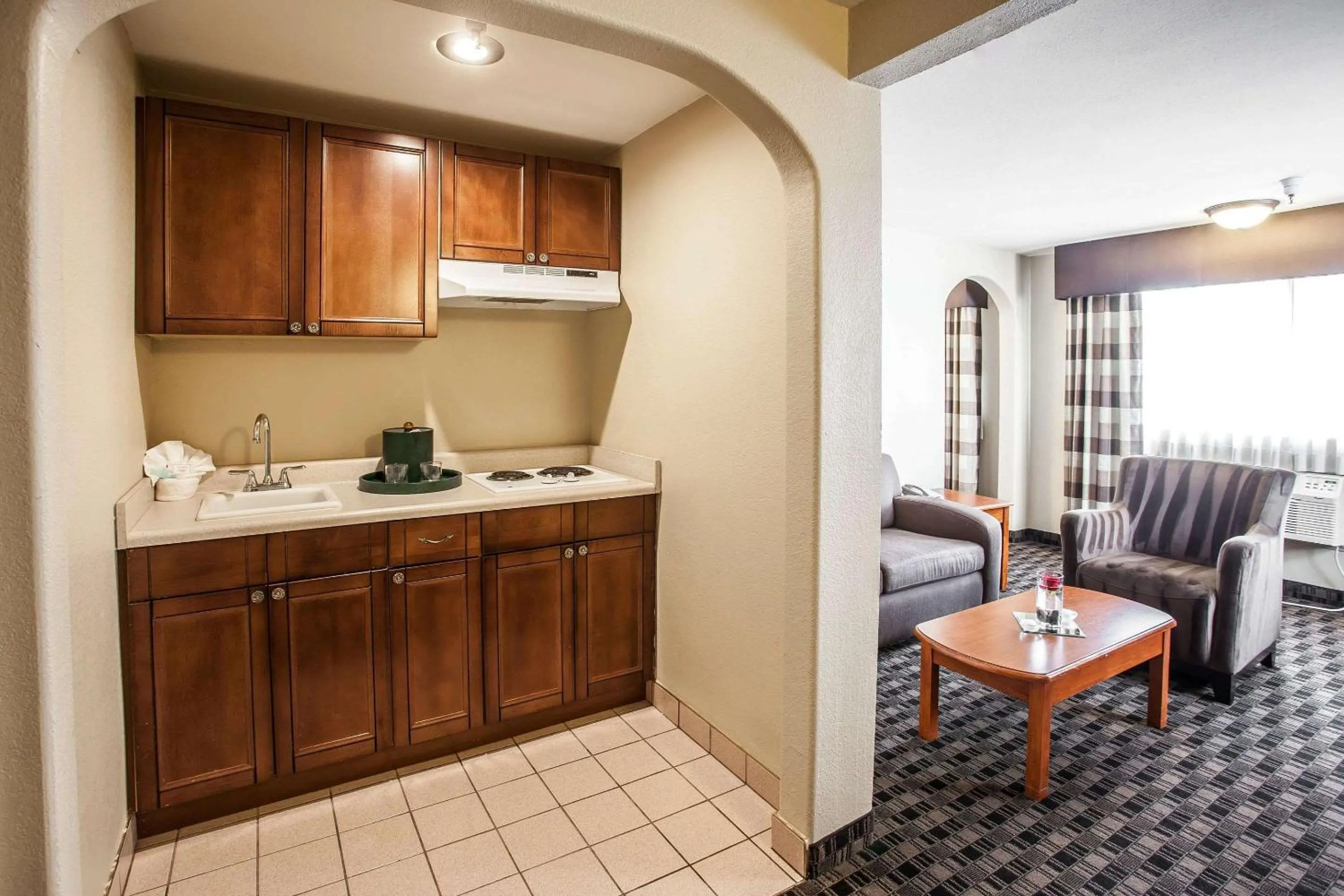 Bedroom in Clarion Inn Renton-Seattle