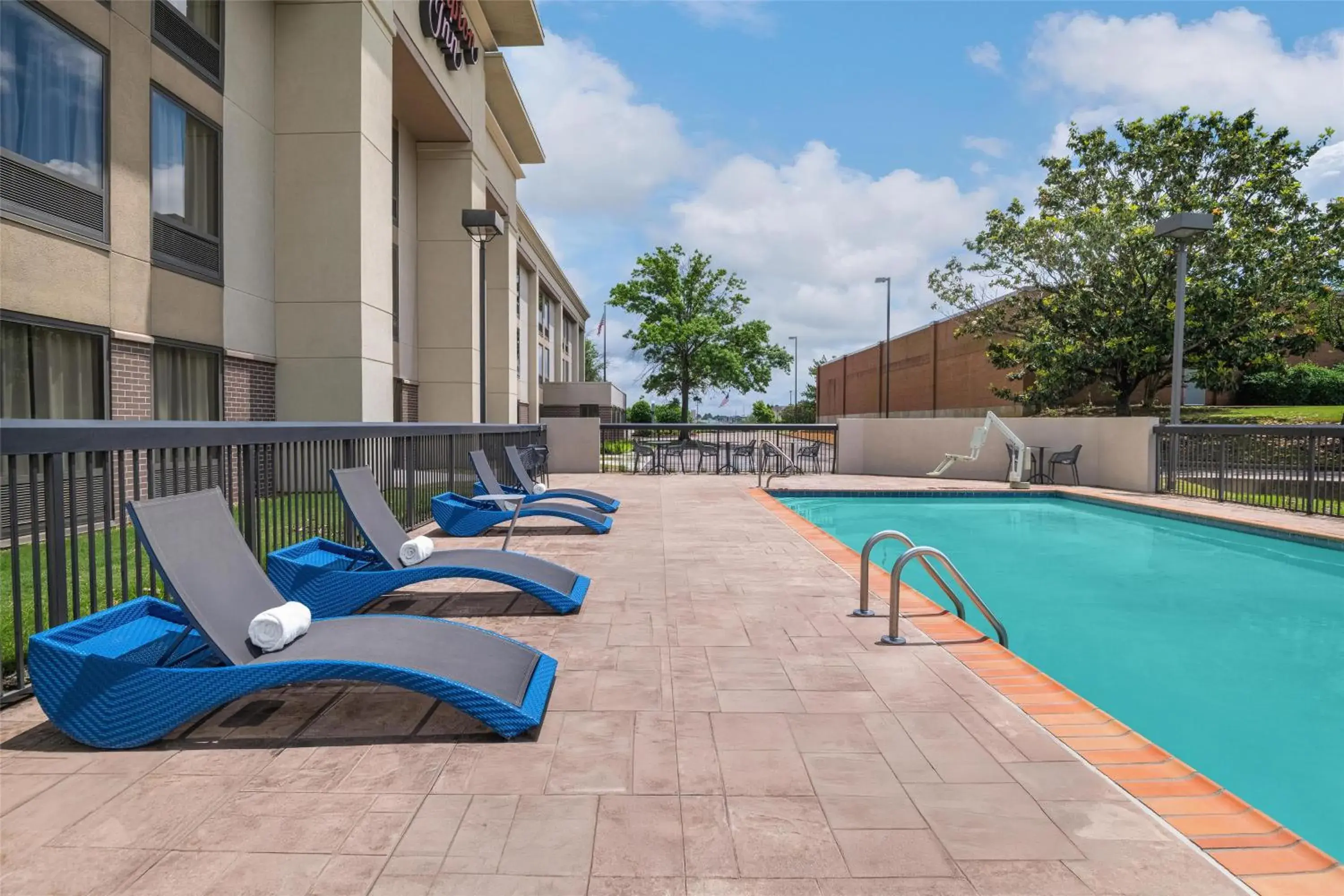 Pool view in Hampton Inn Memphis / Southaven Pool view in Hampton Inn Memphis / Southaven
