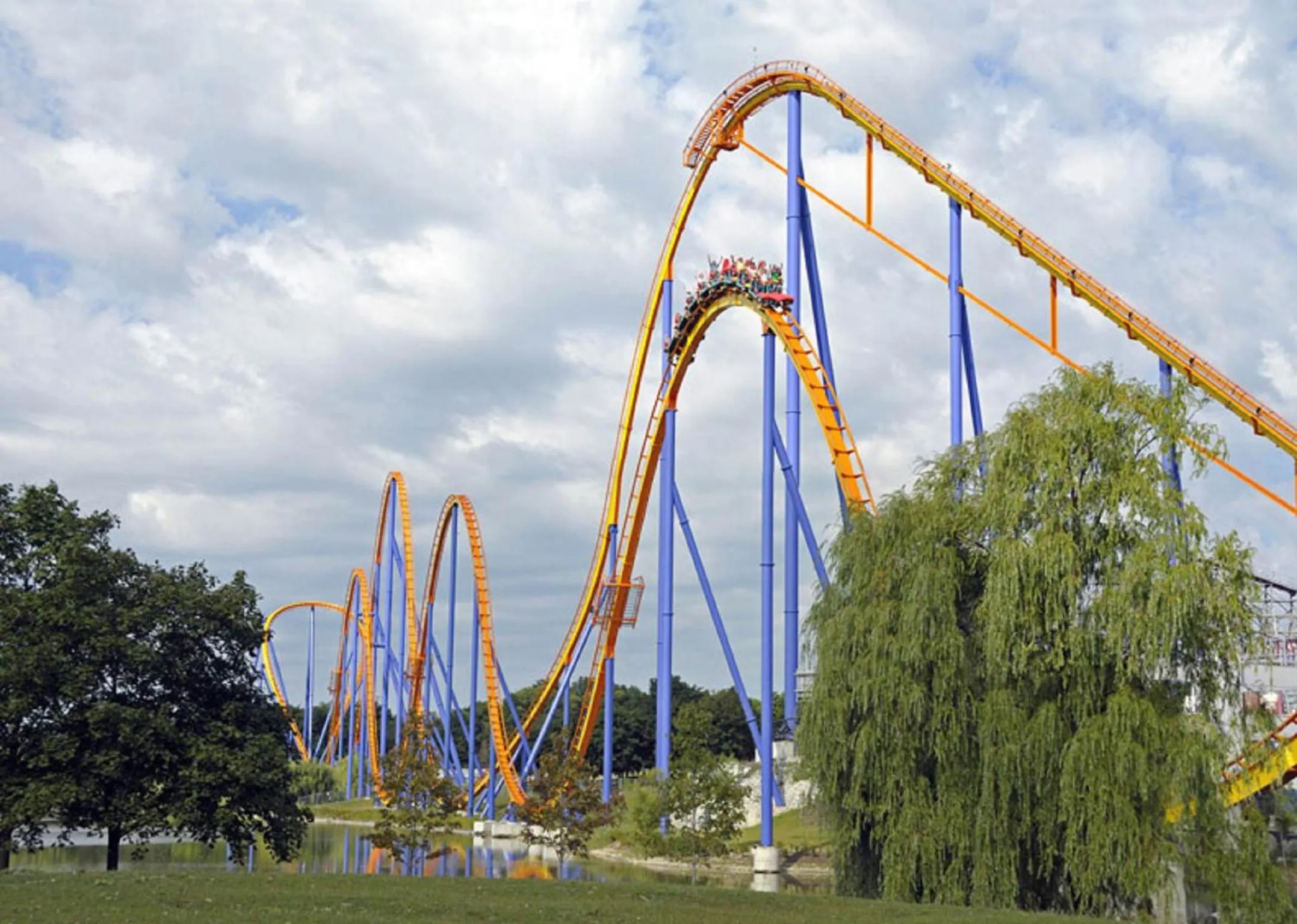 Entertainment in Residence & Conference Centre - King City