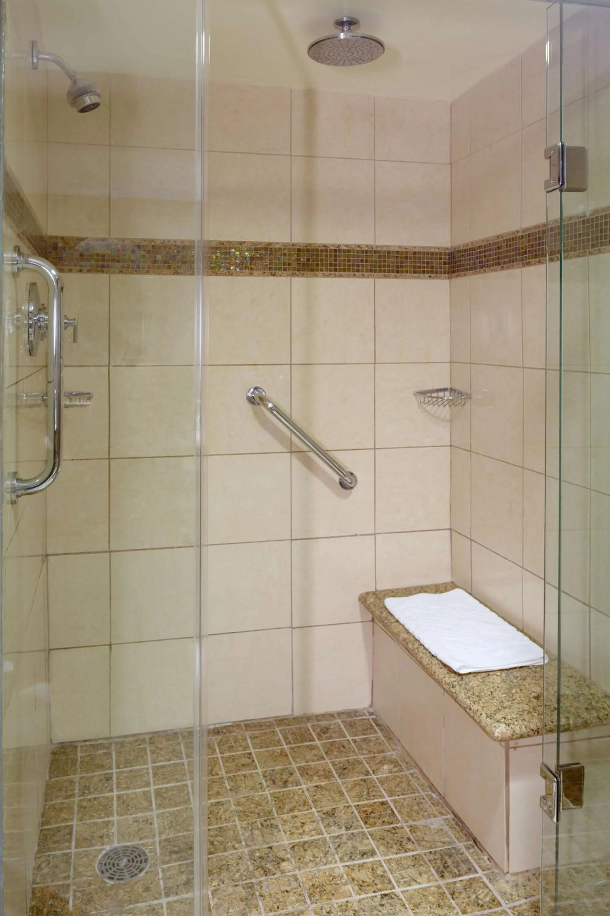 Bathroom in Hilton Washington Dulles Airport