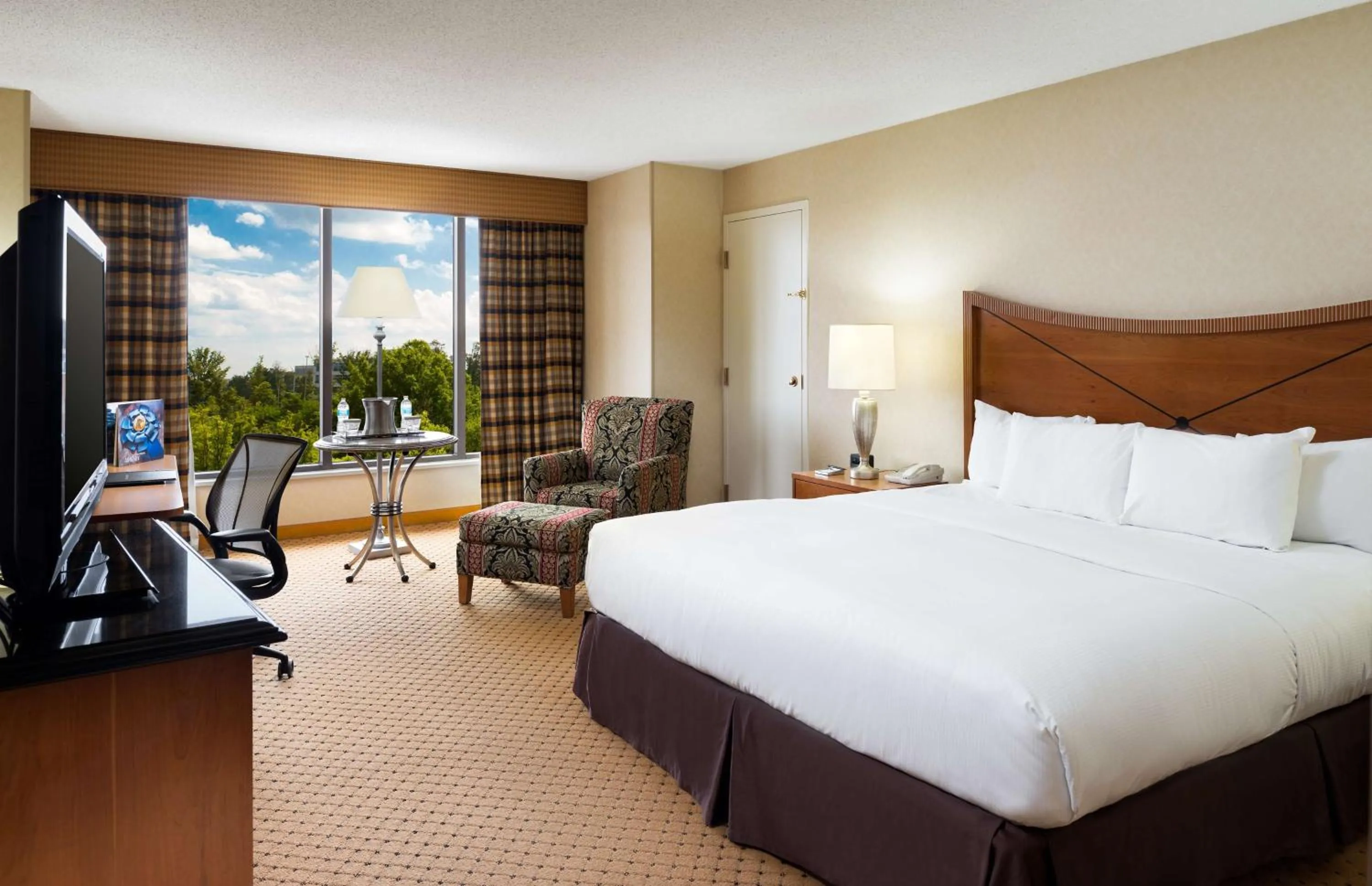 Bed in Hilton Washington Dulles Airport