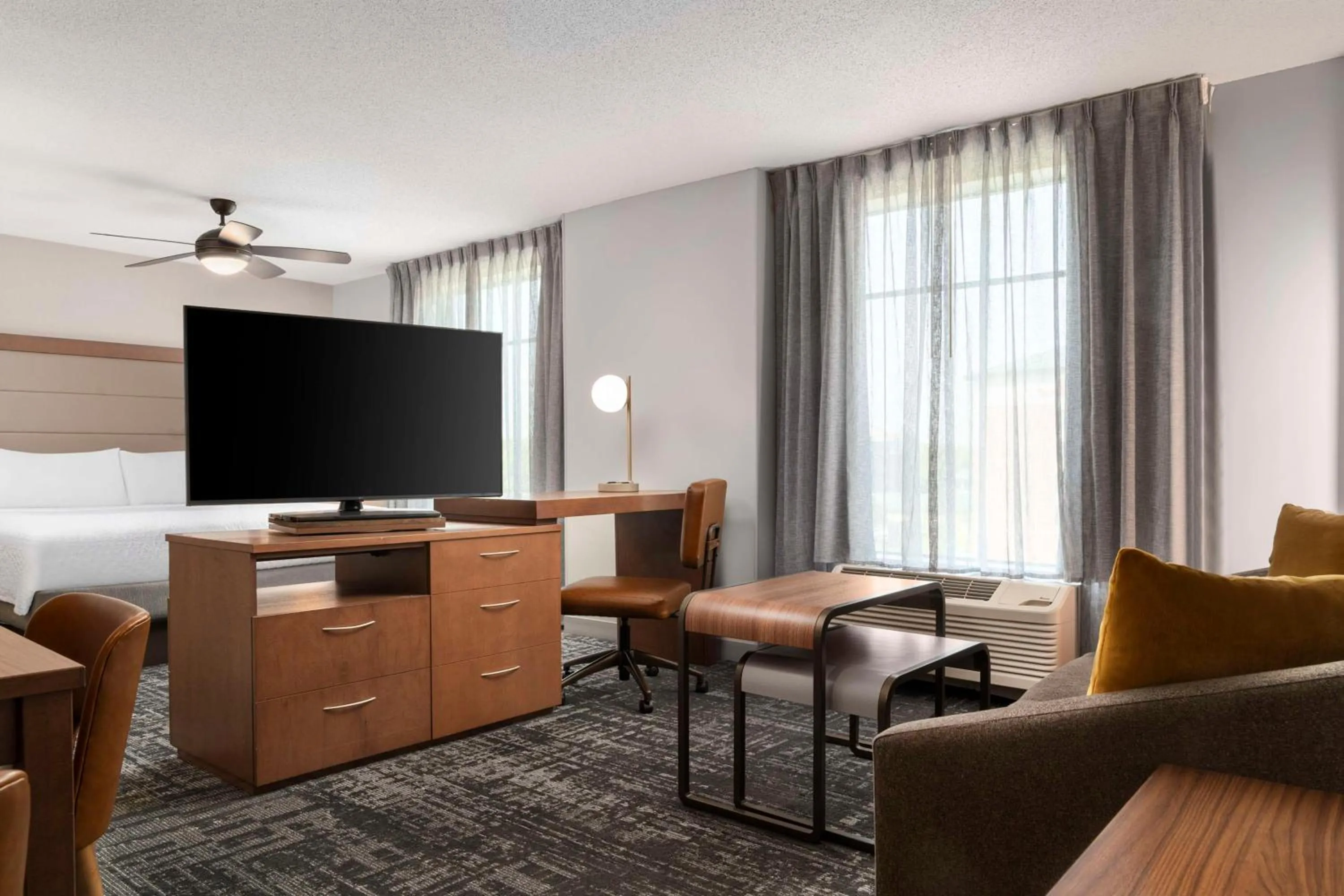 Bed in Homewood Suites by Hilton Hartford South-Glastonbury