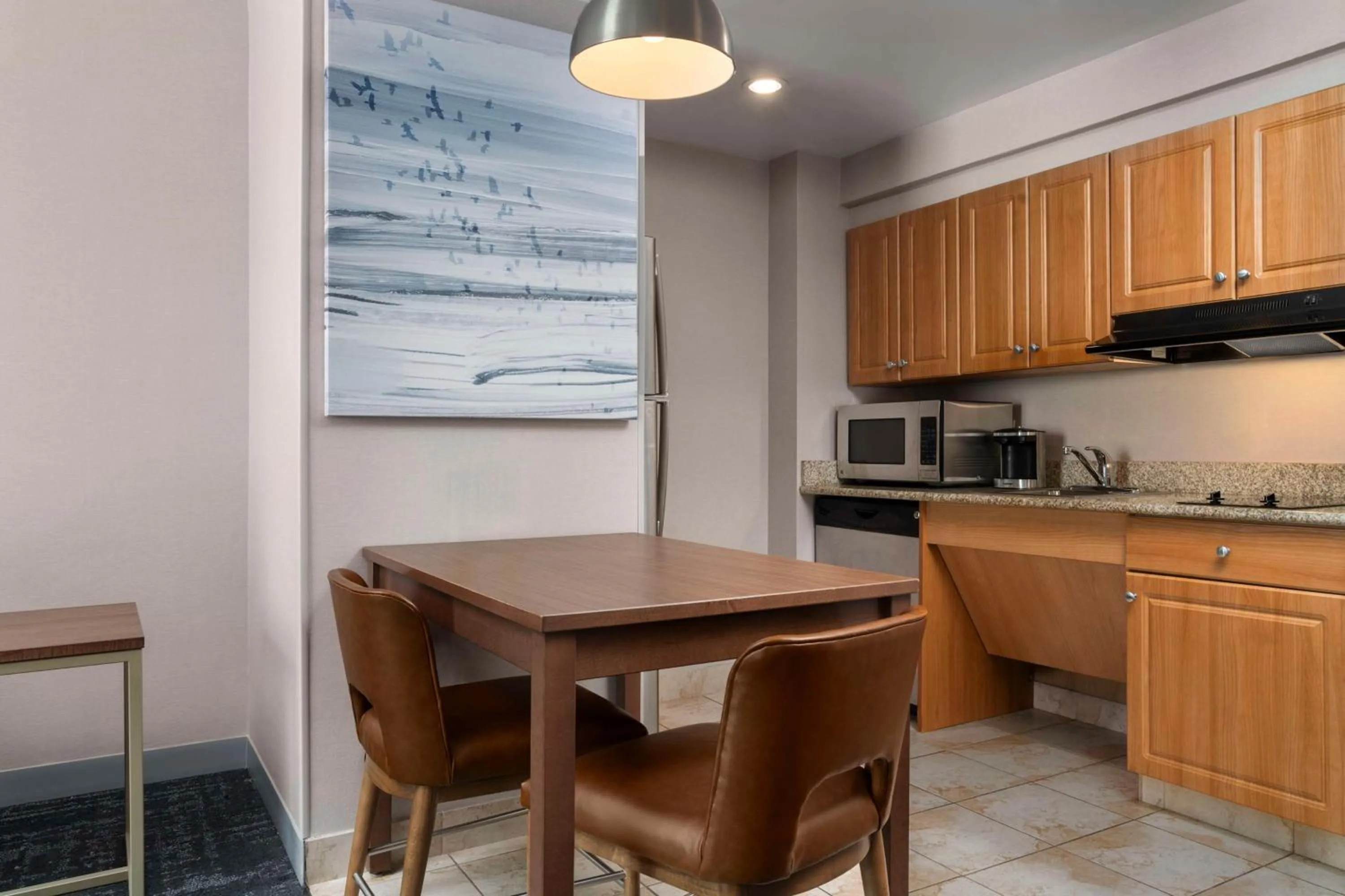 Kitchen or kitchenette in Homewood Suites by Hilton Hartford South-Glastonbury