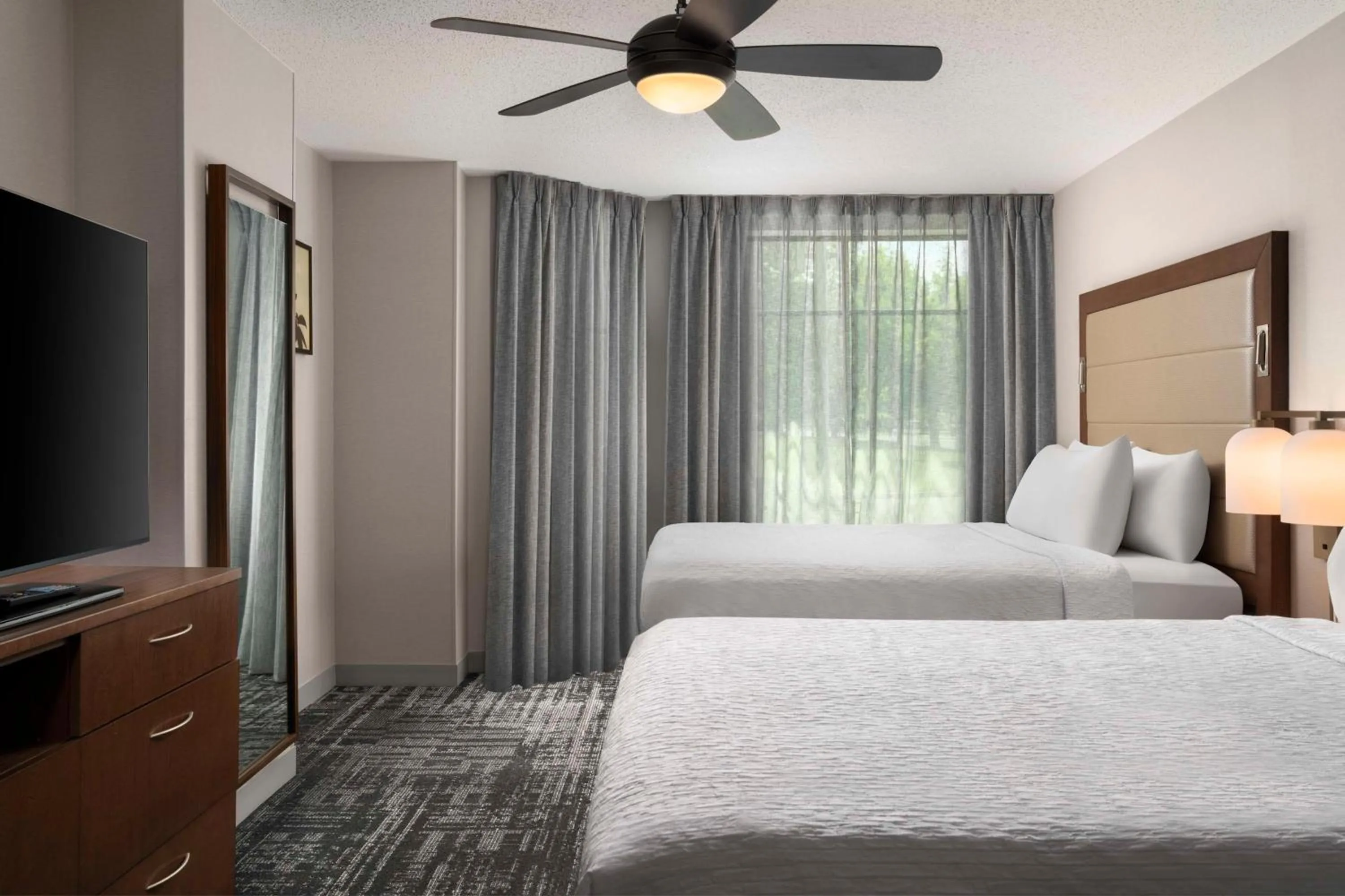 Bed in Homewood Suites by Hilton Hartford South-Glastonbury