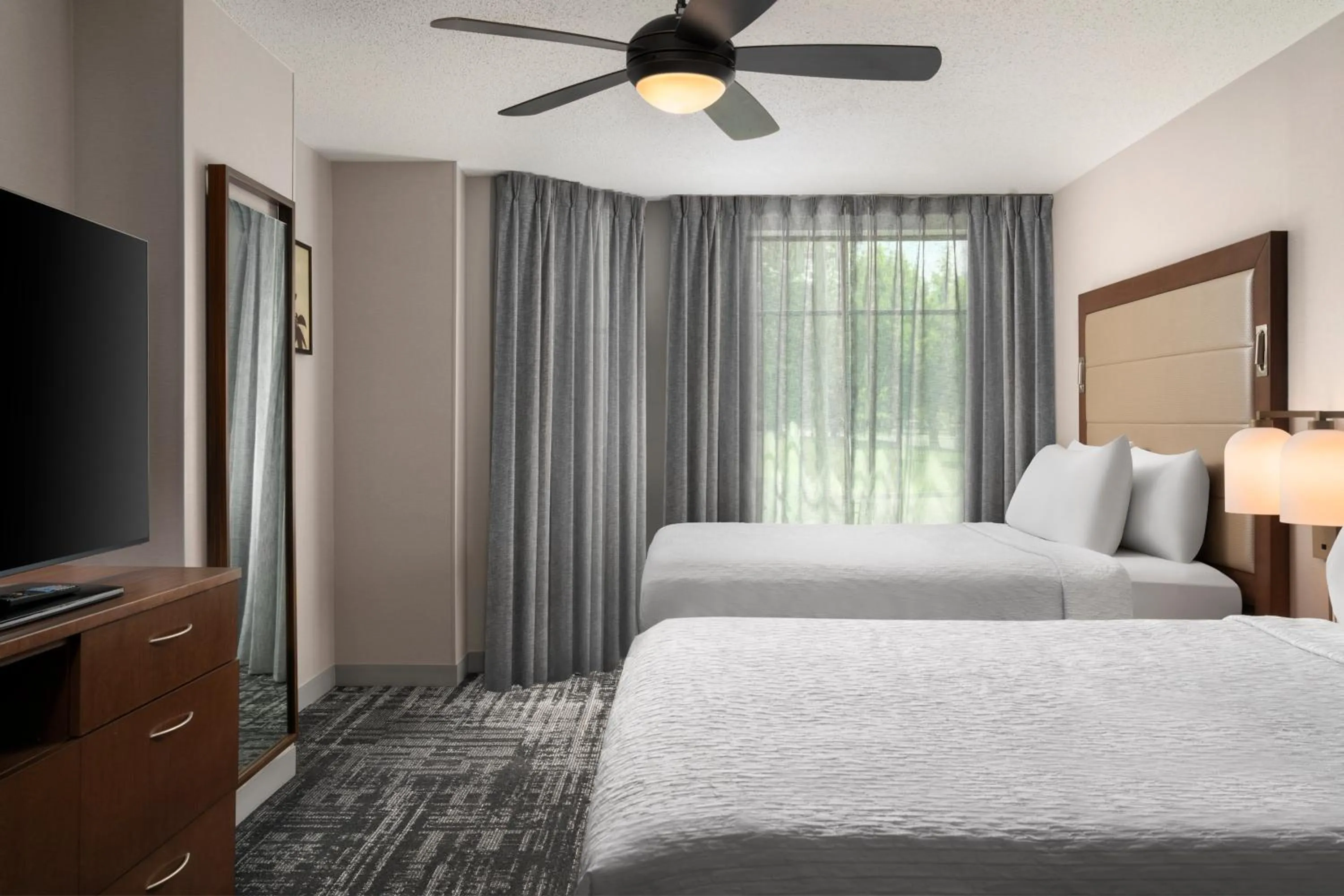 Bed in Homewood Suites by Hilton Hartford South-Glastonbury