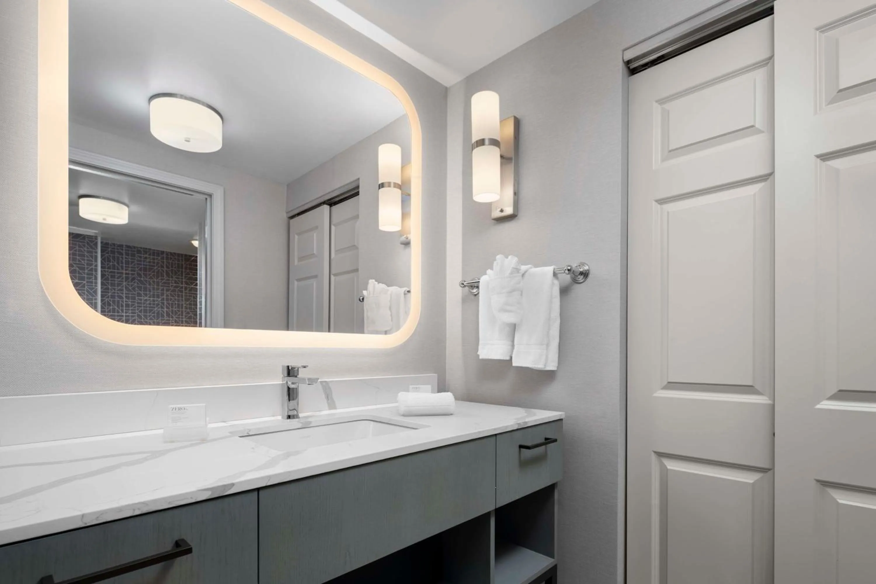 Bathroom in Homewood Suites by Hilton Hartford South-Glastonbury