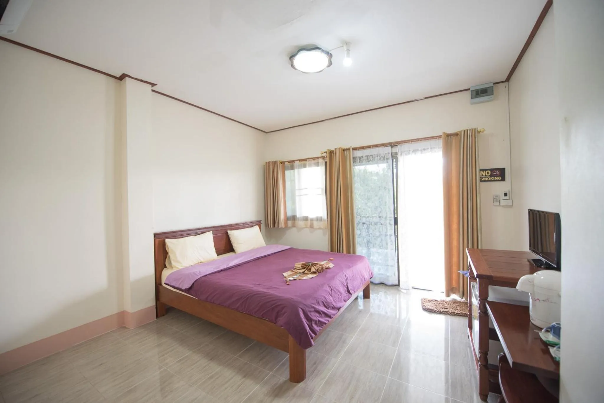 Bed in Mountain View House