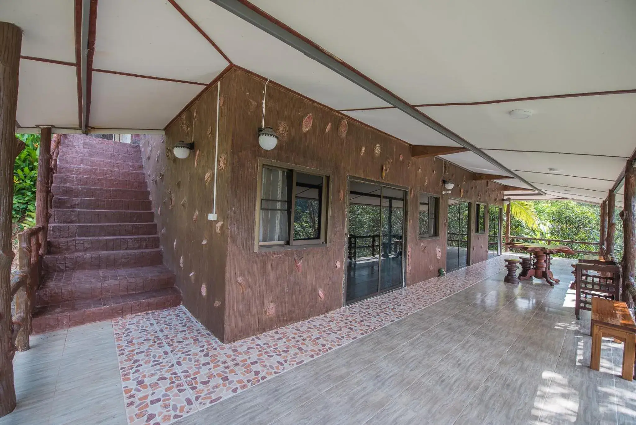 Property building in Mountain View House Property building in Mountain View House