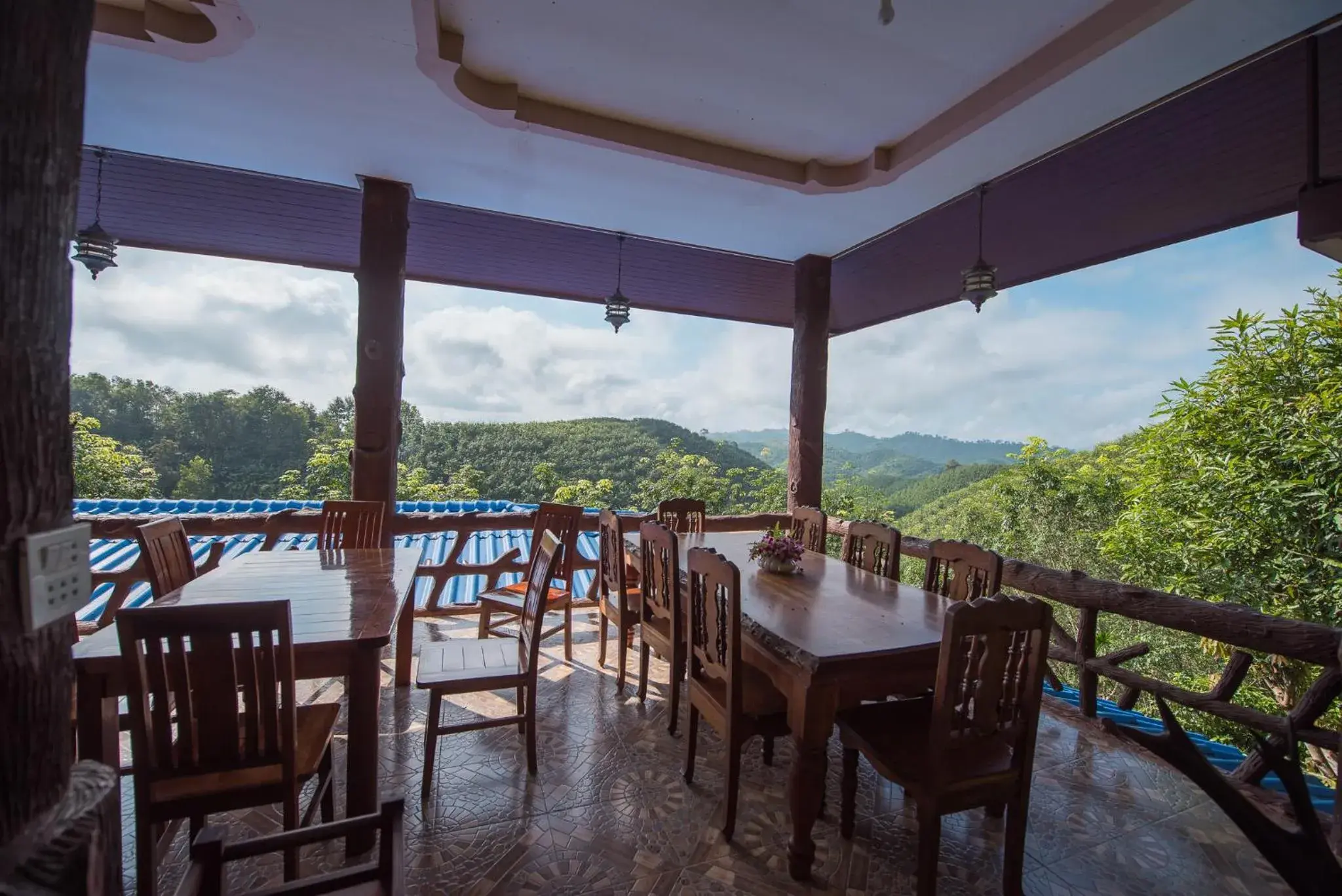 Restaurant/places to eat in Mountain View House Restaurant/places to eat in Mountain View House