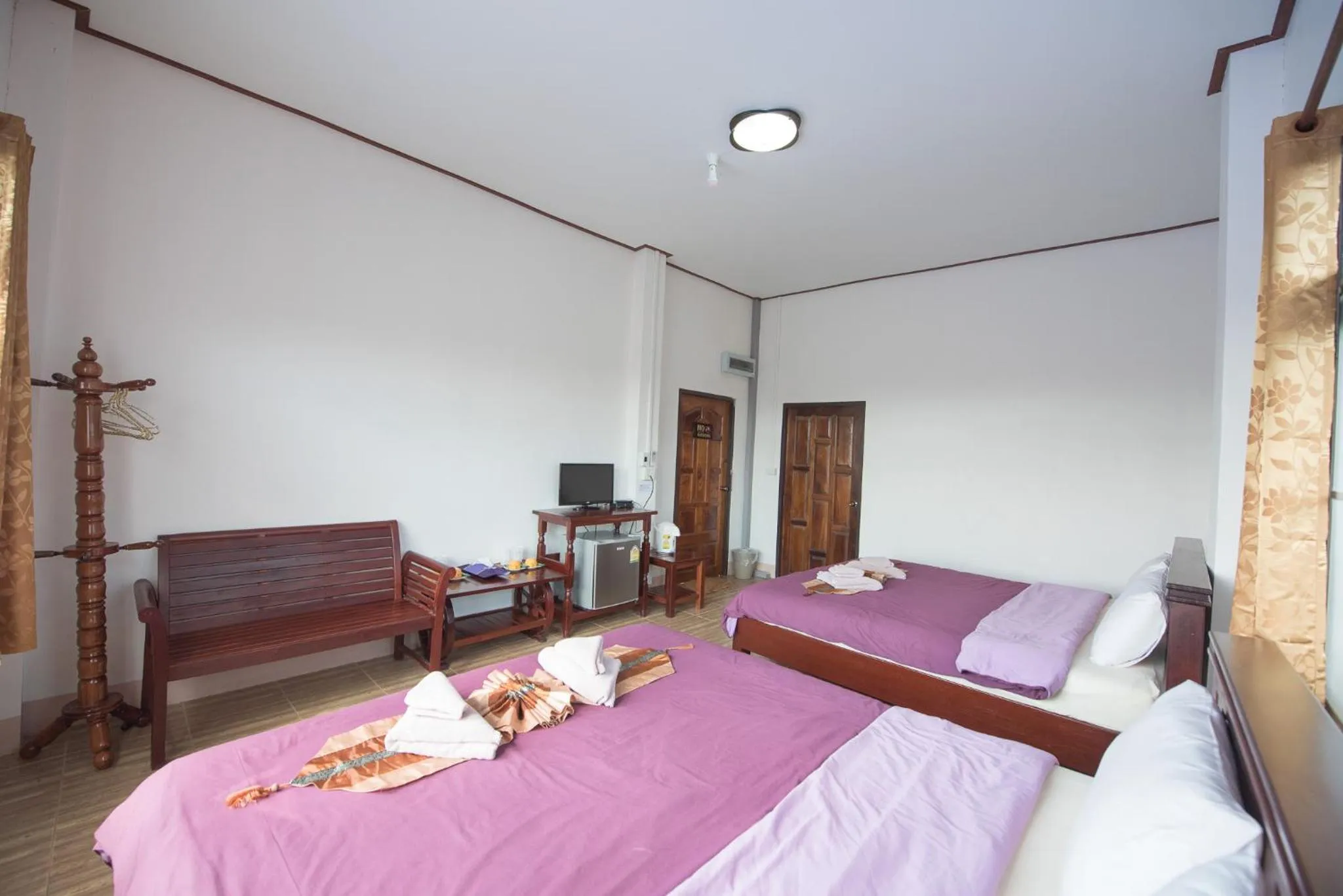 Bed in Mountain View House