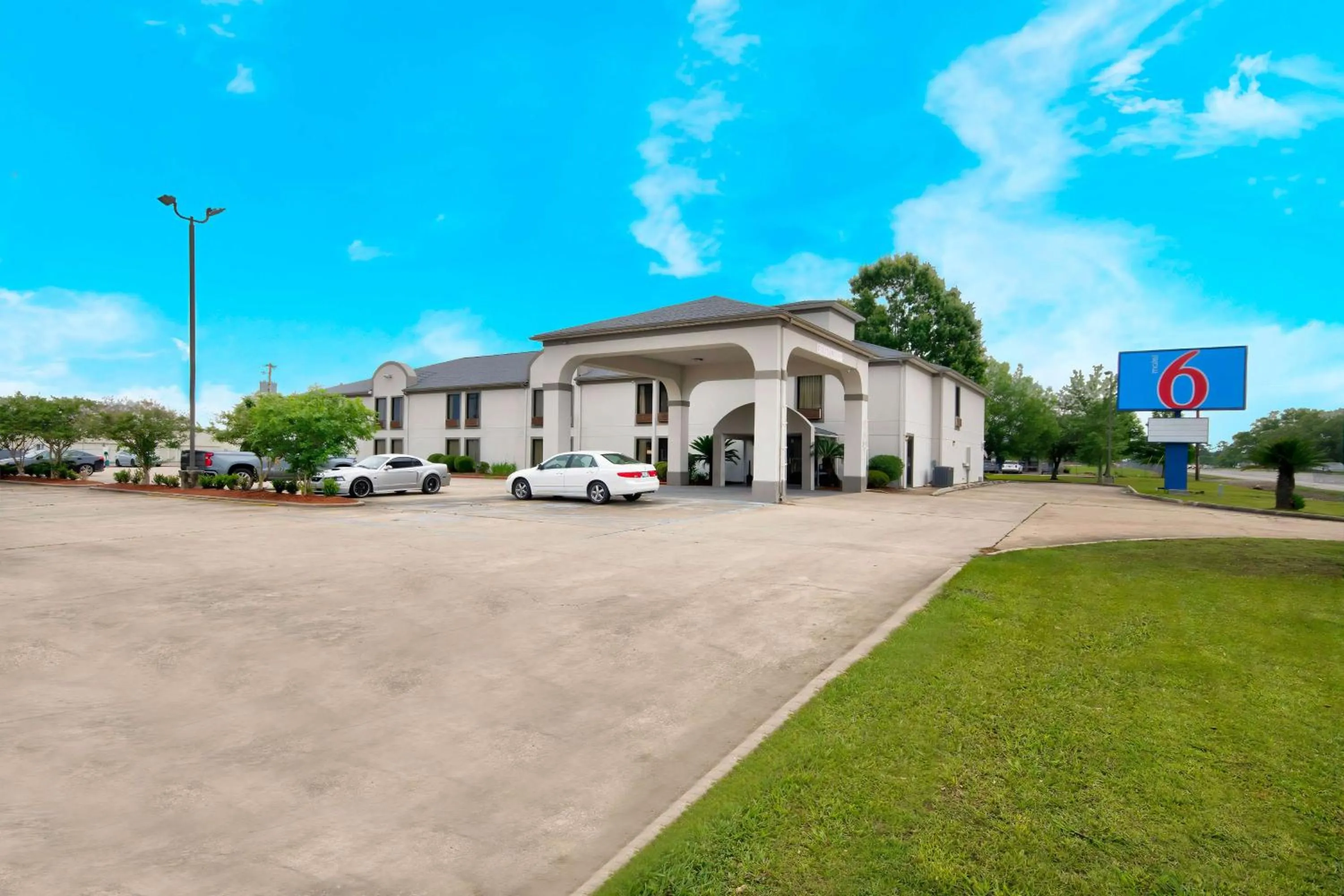 Property building in Motel 6-Abbeville, LA