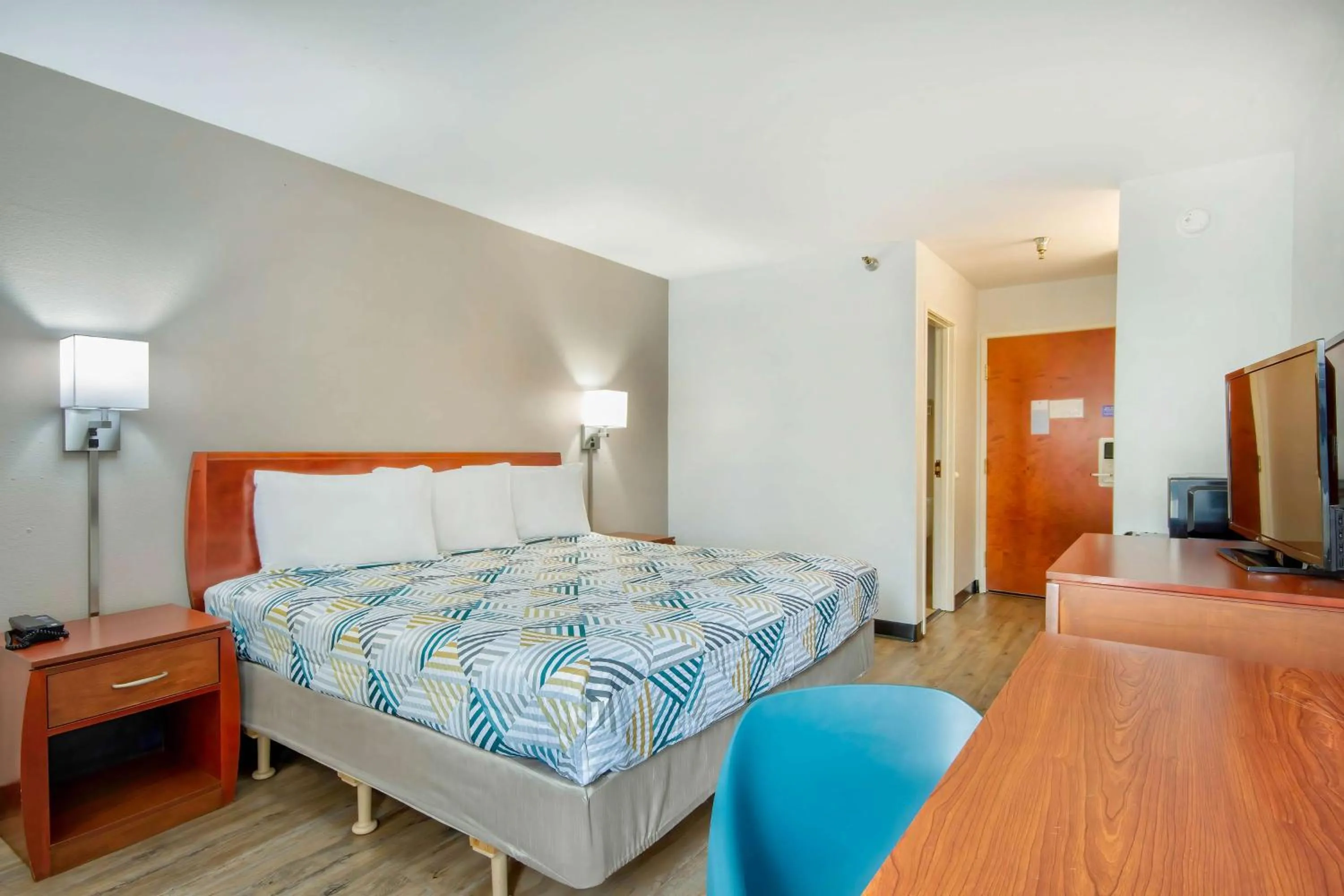 Bedroom, Bed in Motel 6-Abbeville, LA