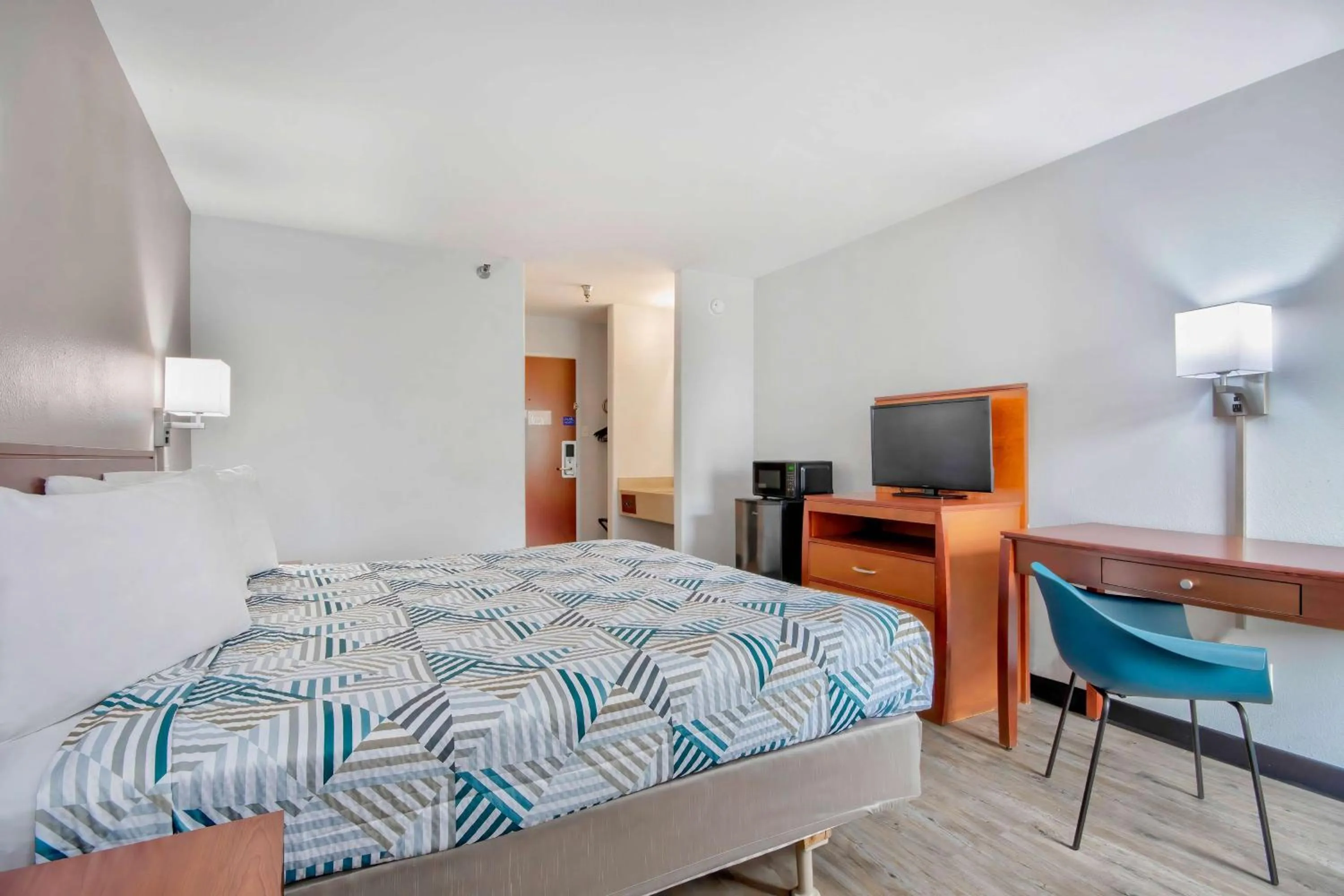 Bedroom, Bed in Motel 6-Abbeville, LA