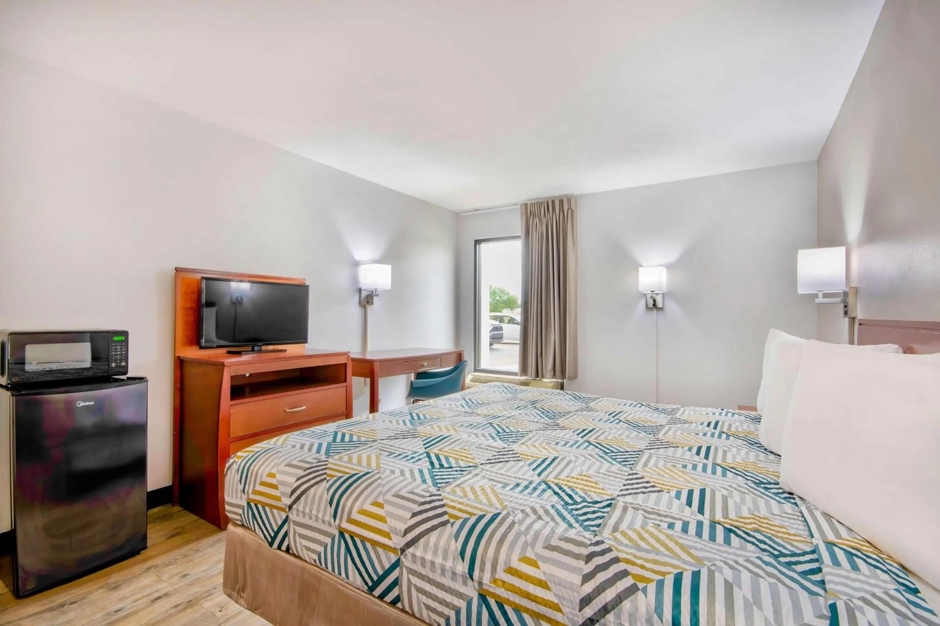 Bedroom, Bed in Motel 6-Abbeville, LA