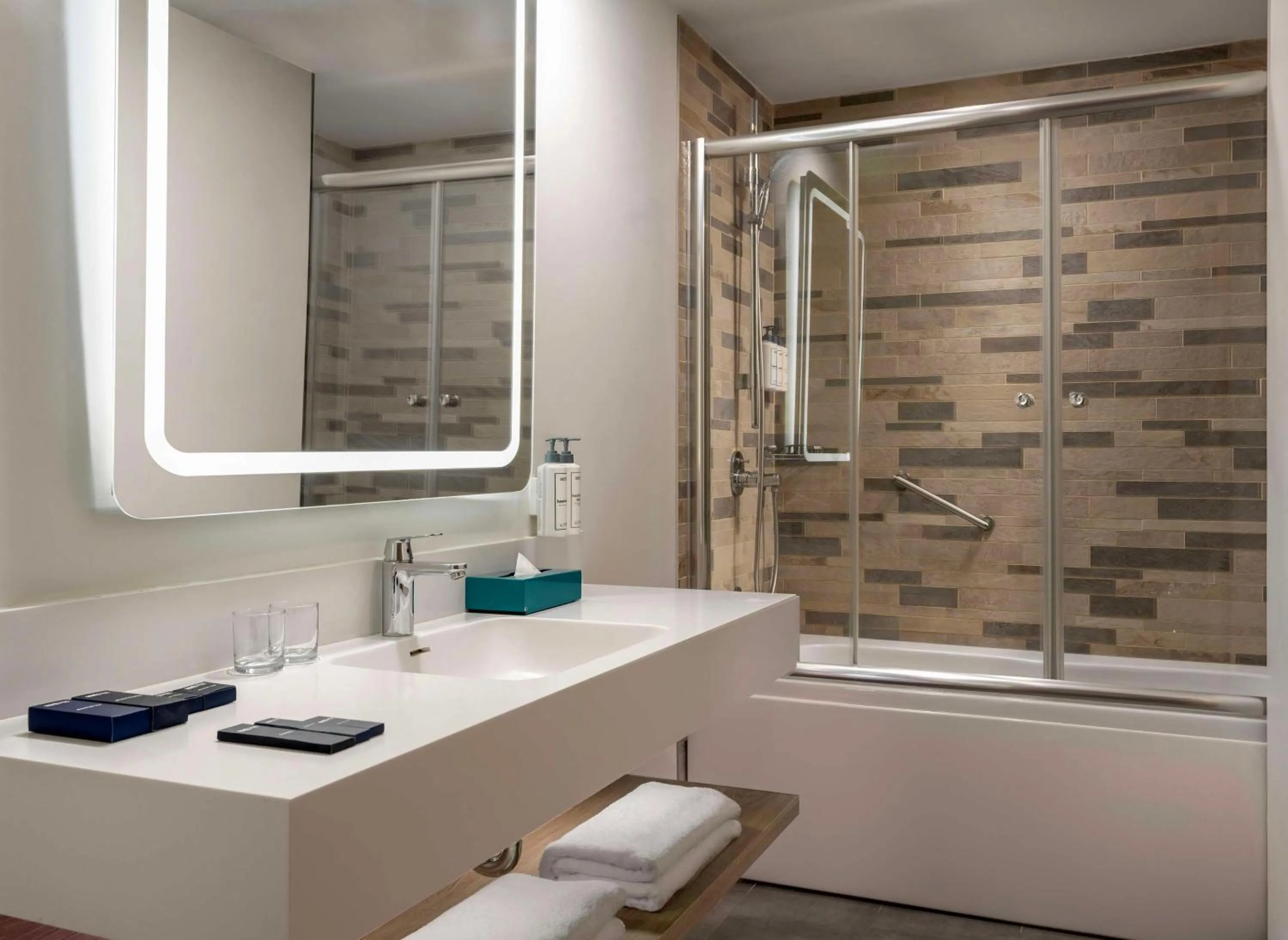 Bathroom in Park Inn by Radisson Istanbul Airport Odayeri