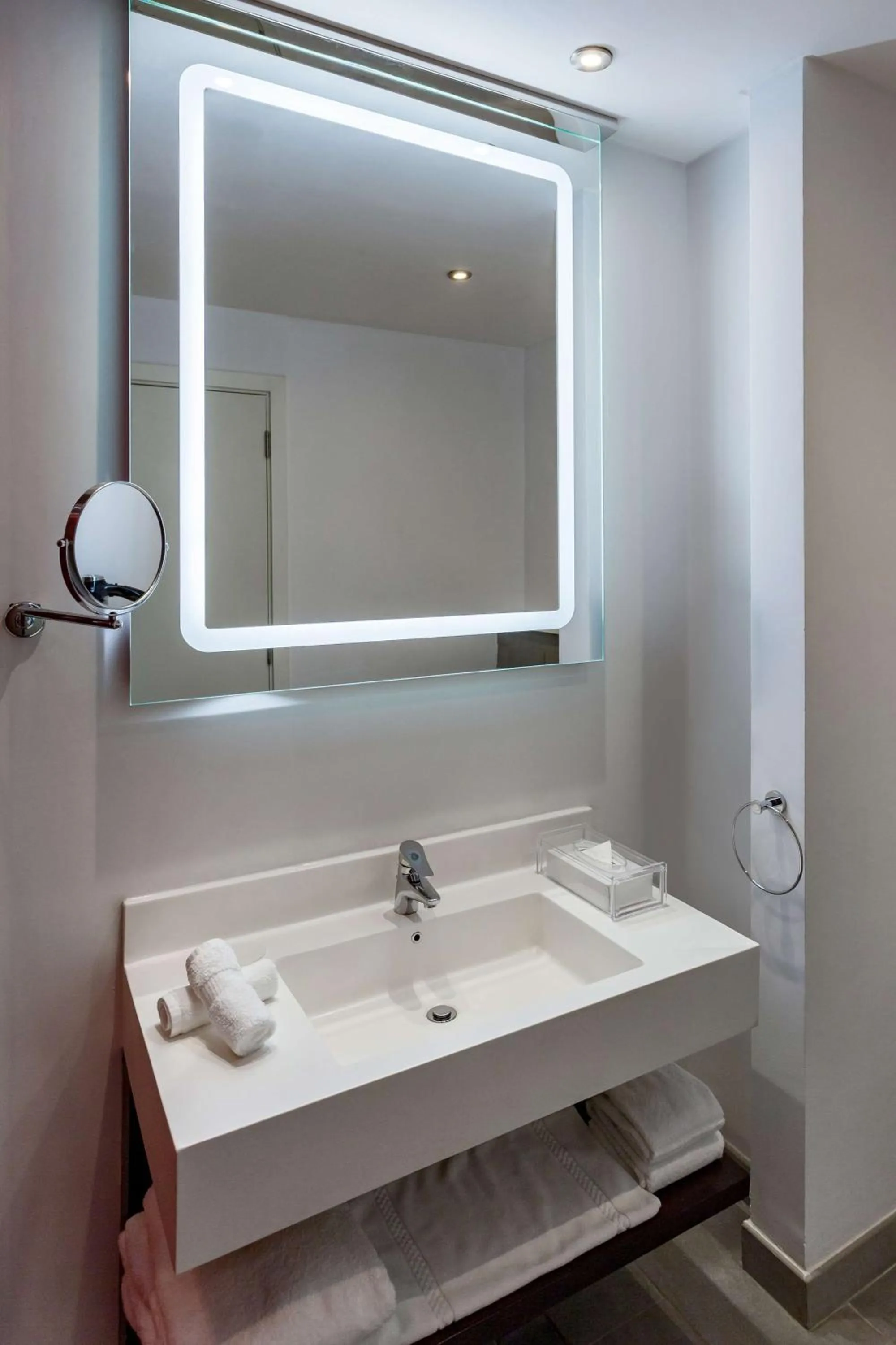 Bathroom in Park Inn by Radisson Istanbul Airport Odayeri
