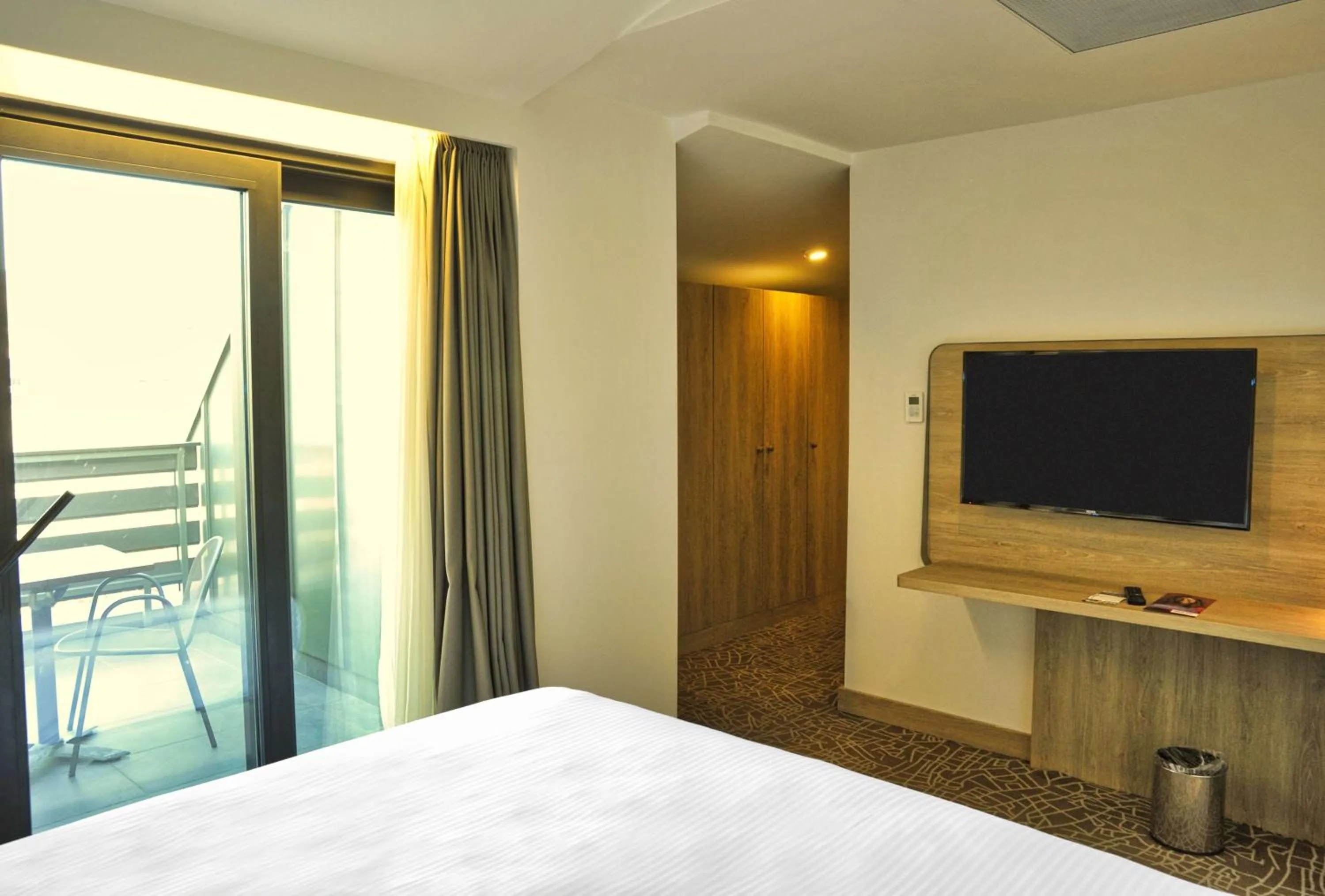 Photo of the whole room, Bed in Park Inn by Radisson Istanbul Airport Odayeri