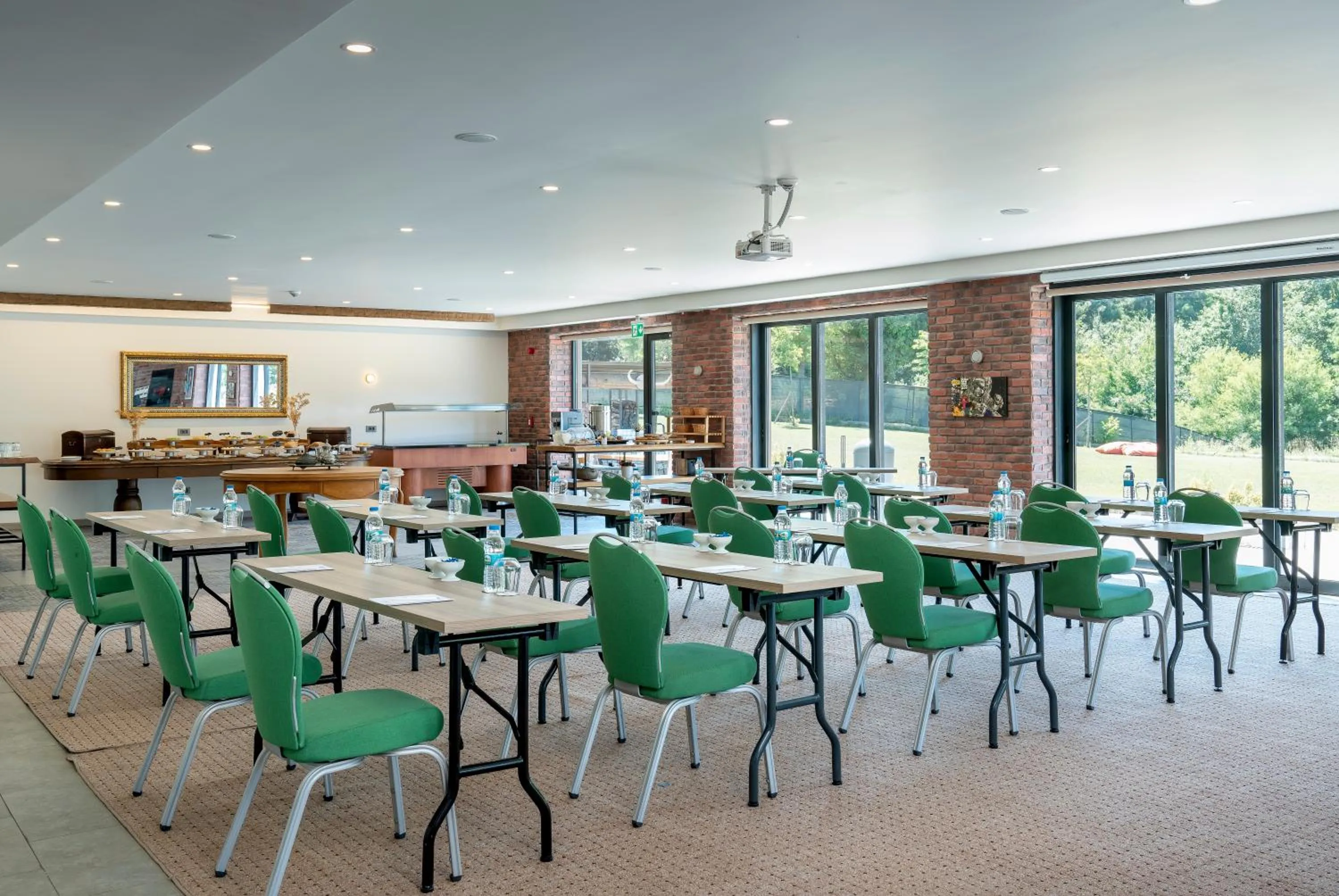 Business facilities in Park Inn by Radisson Istanbul Airport Odayeri