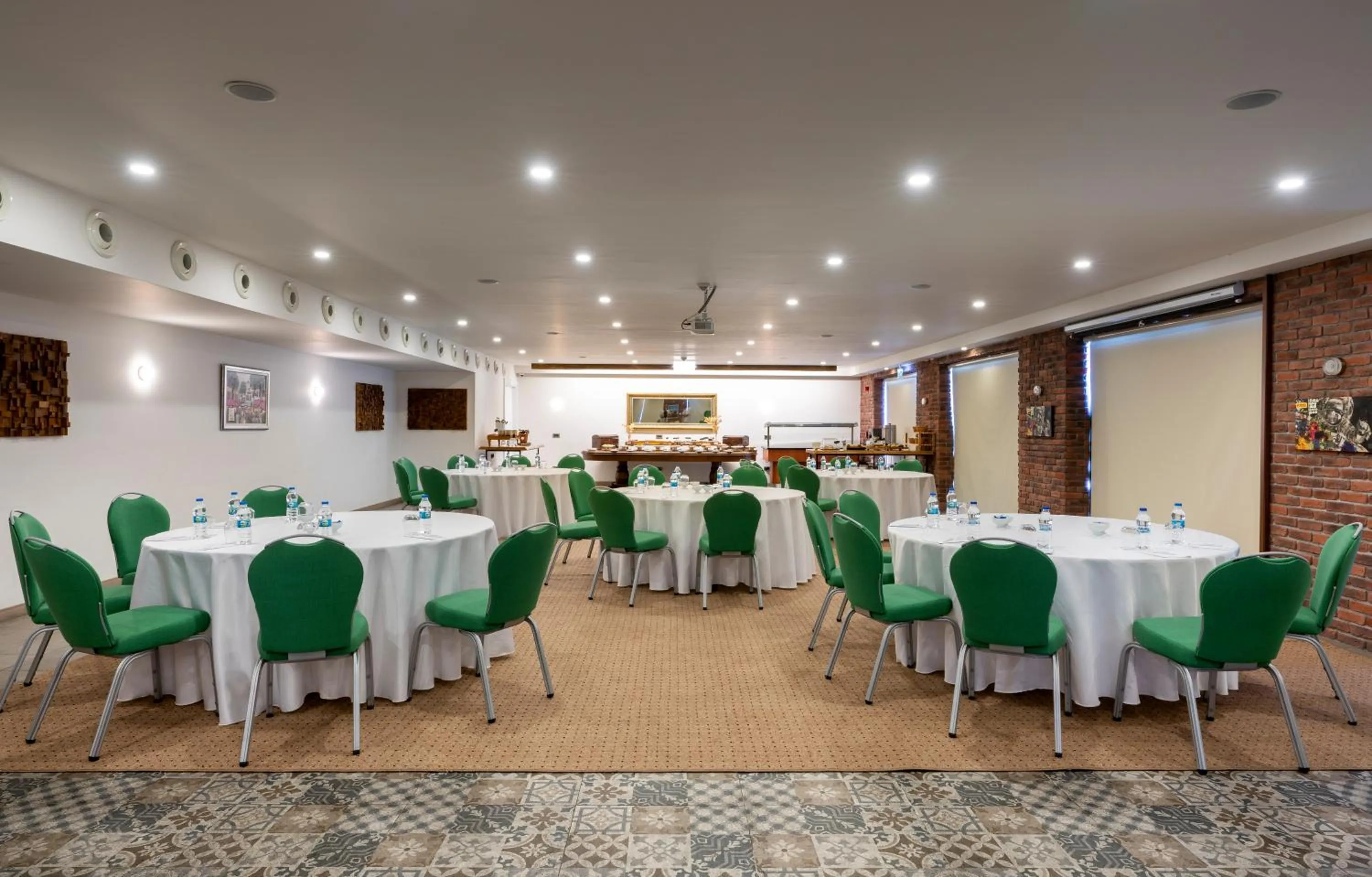 Business facilities in Park Inn by Radisson Istanbul Airport Odayeri