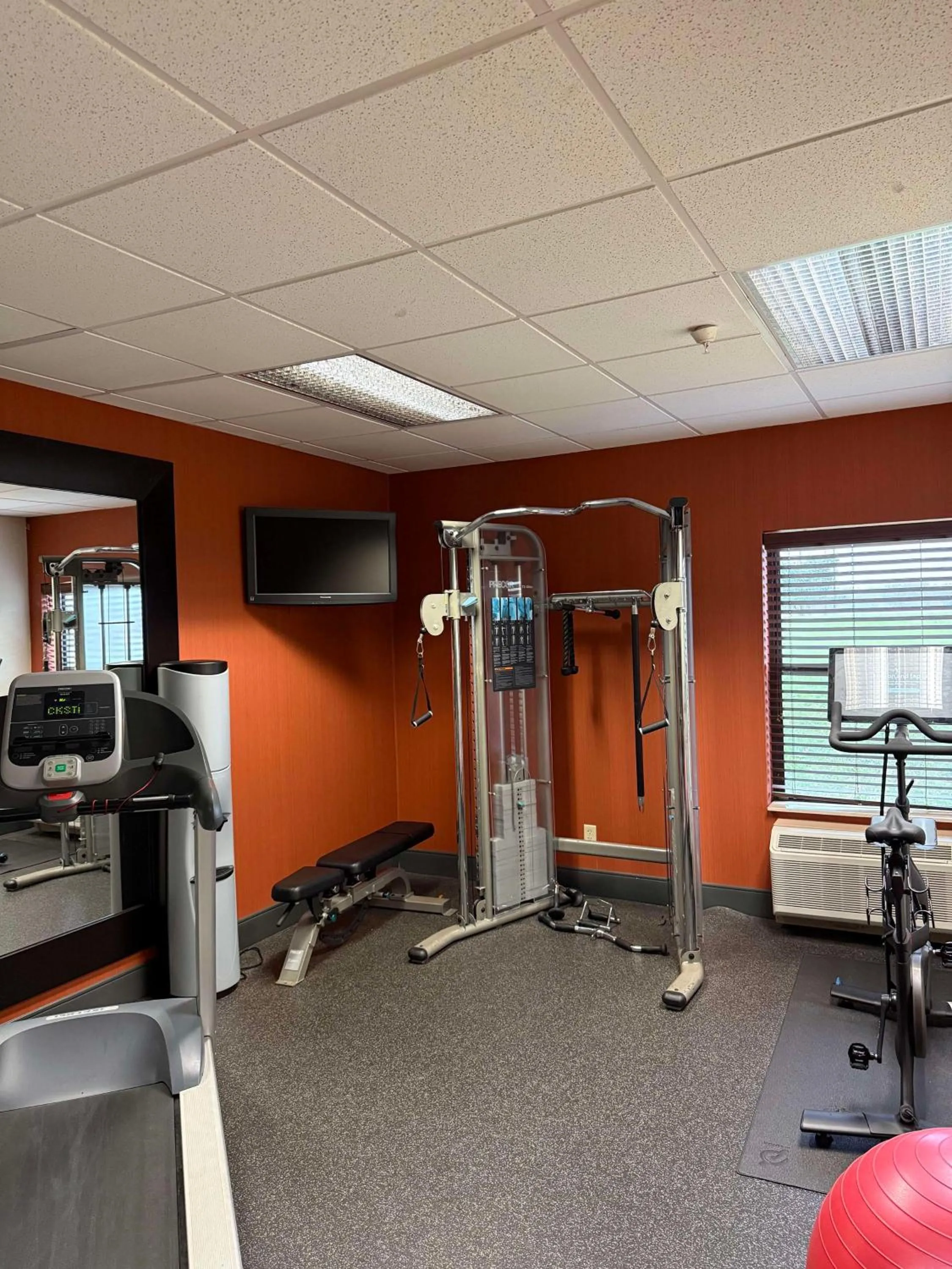 Fitness centre/facilities in SureStay by Best Western Forsyth Decatur