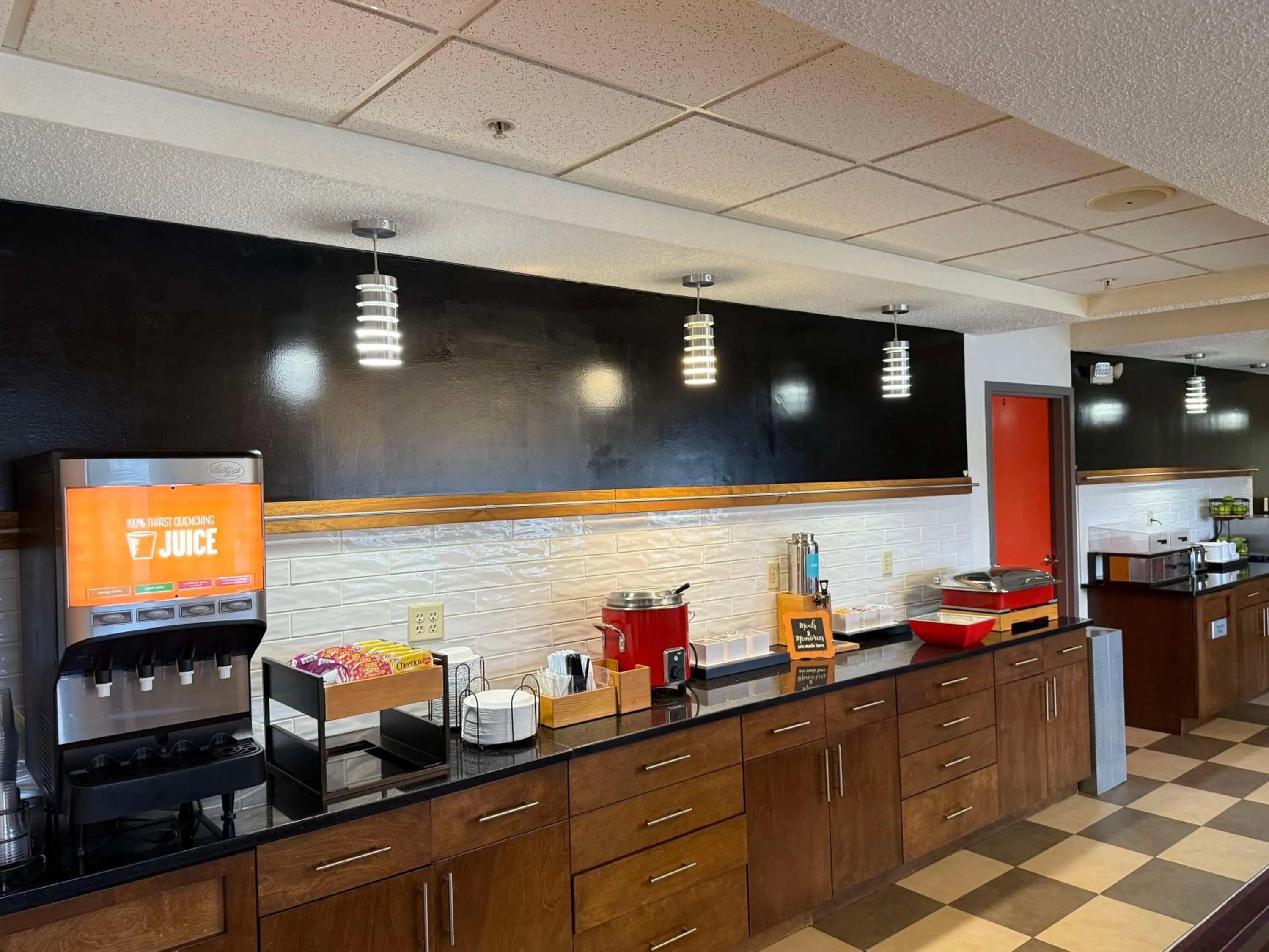 Breakfast in SureStay by Best Western Forsyth Decatur